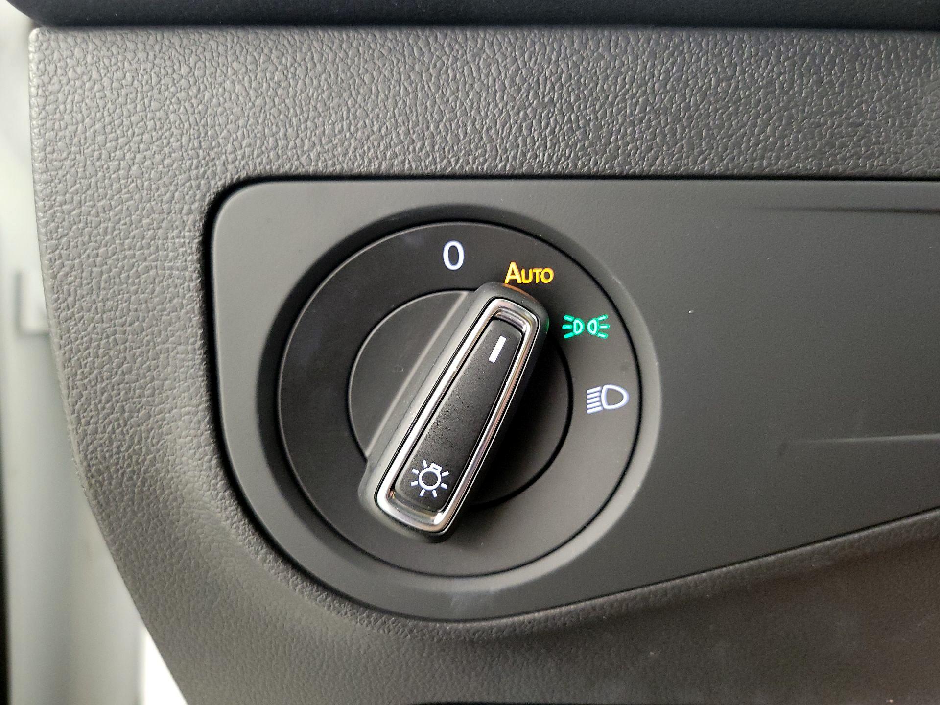 Thumbnail: 2023 Volkswagen Tiguan - 13