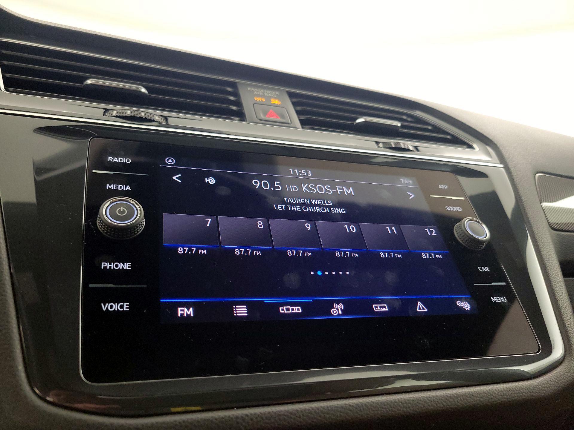 Thumbnail: 2023 Volkswagen Tiguan - 15