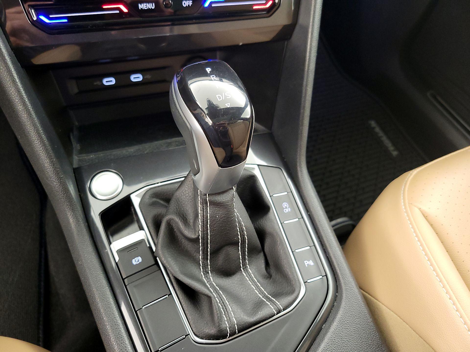 Thumbnail: 2023 Volkswagen Tiguan - 17