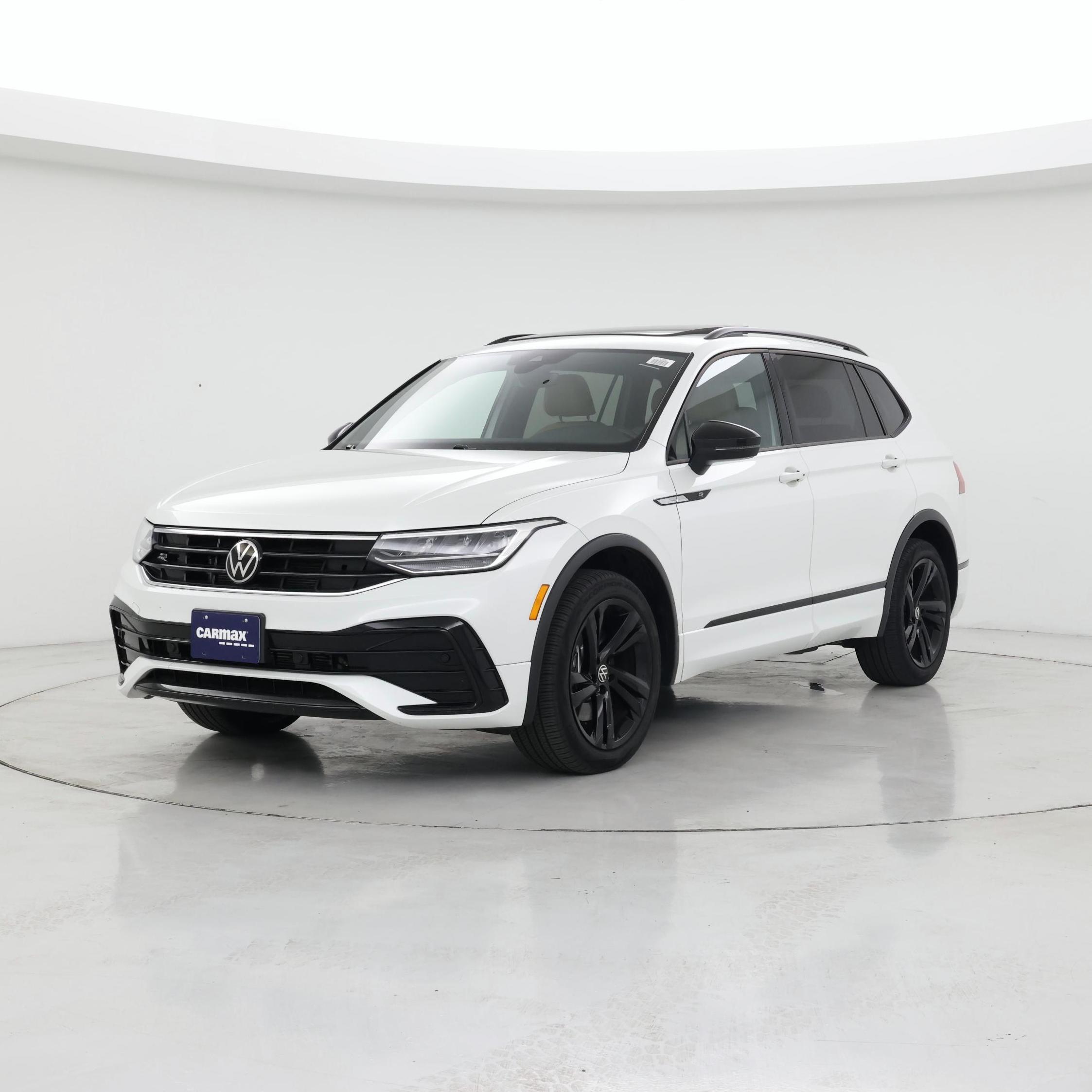 Thumbnail: 2023 Volkswagen Tiguan - 4