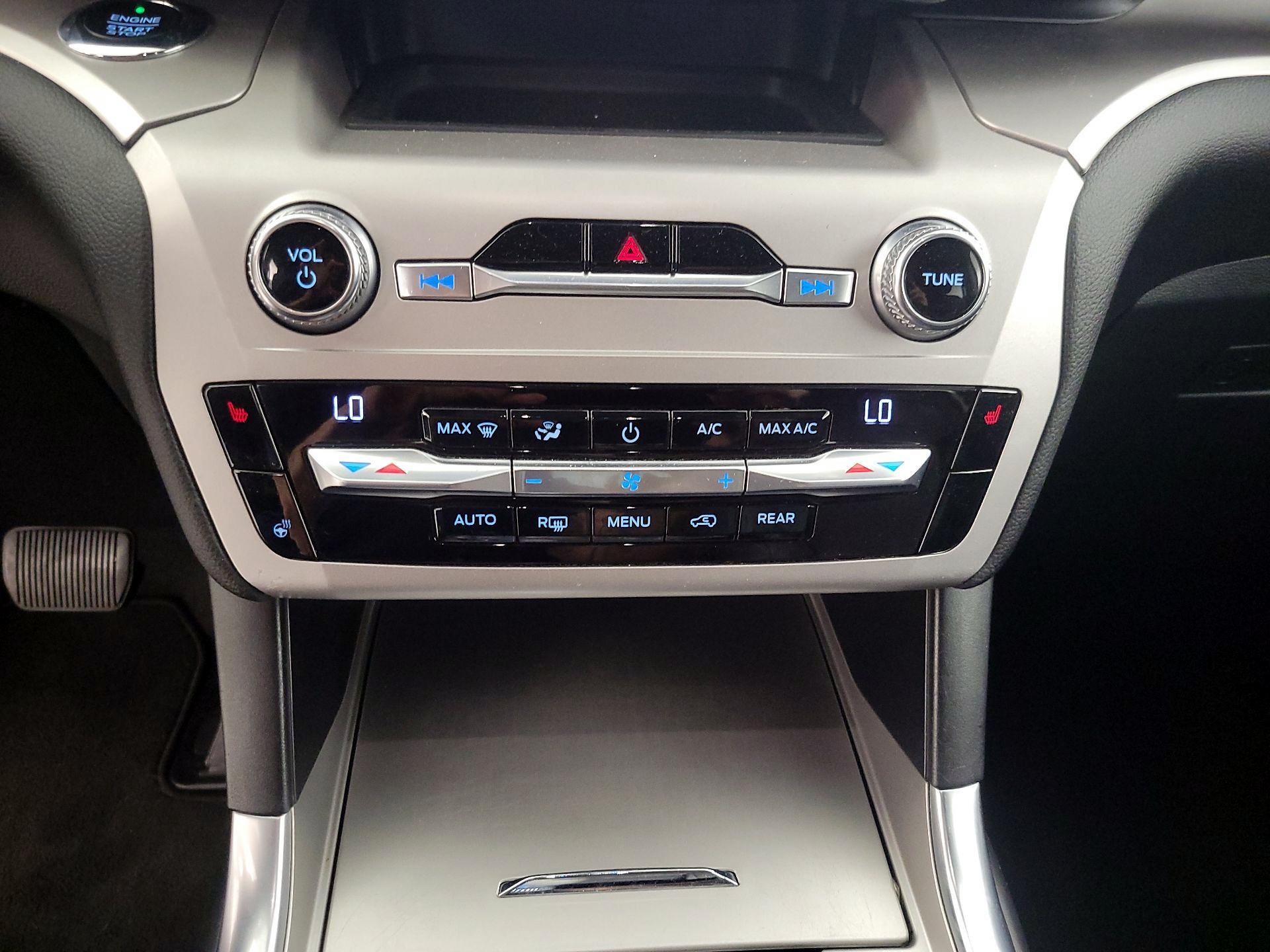 Thumbnail: 2021 Ford Explorer - 17