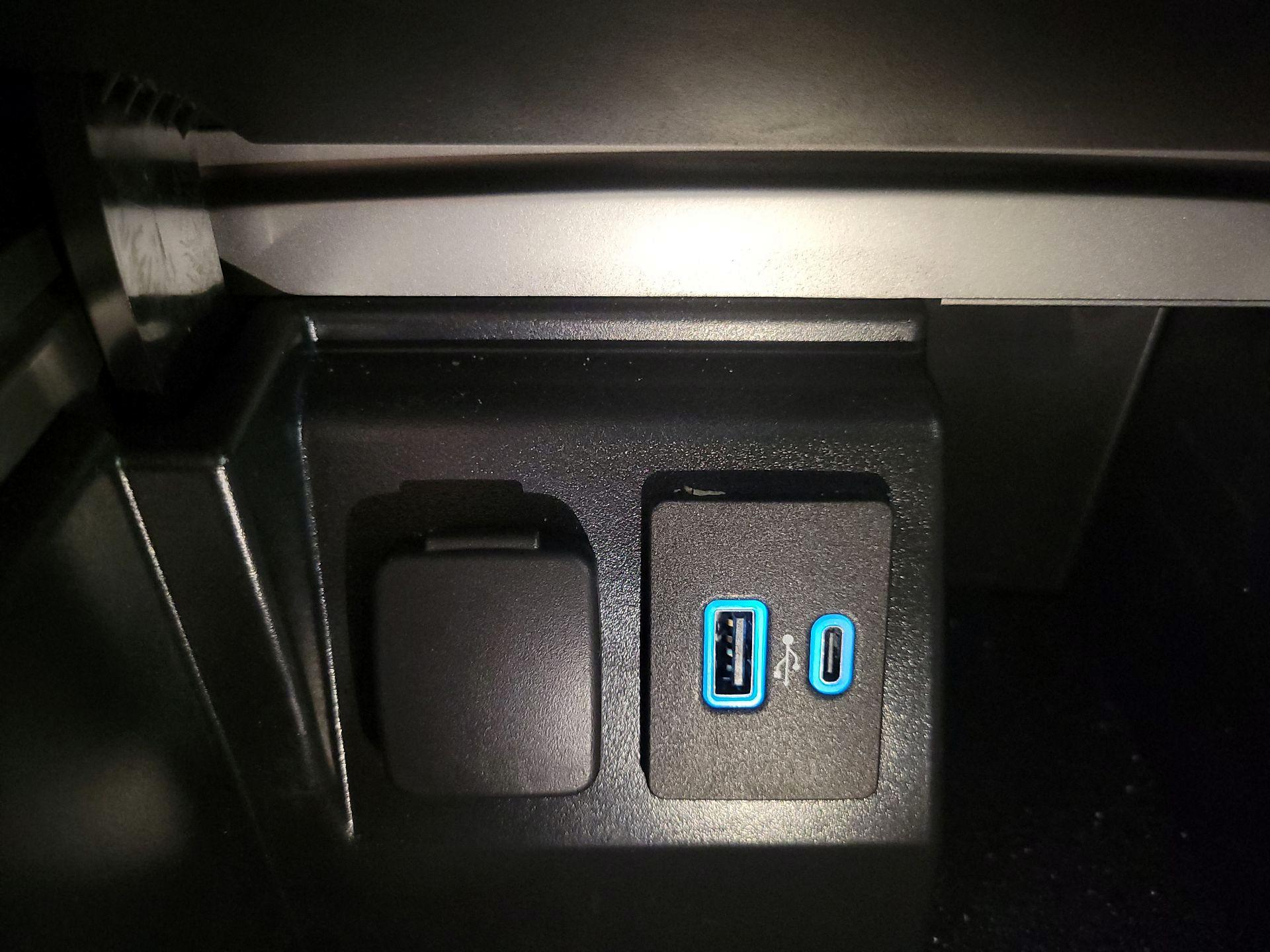 Thumbnail: 2021 Ford Explorer - 19