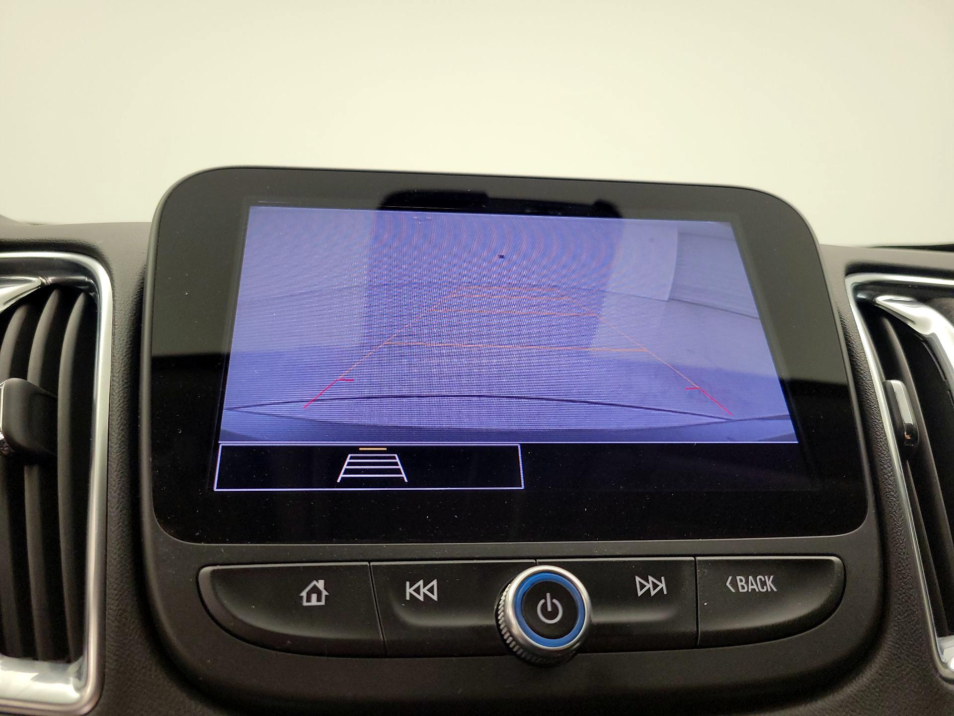 Thumbnail: 2021 Chevrolet Malibu - 14