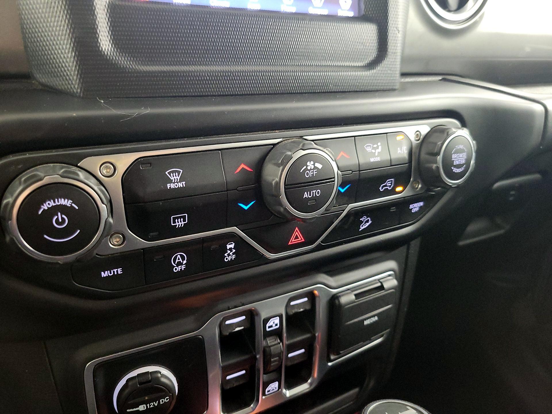 Thumbnail: 2020 Jeep Wrangler - 16