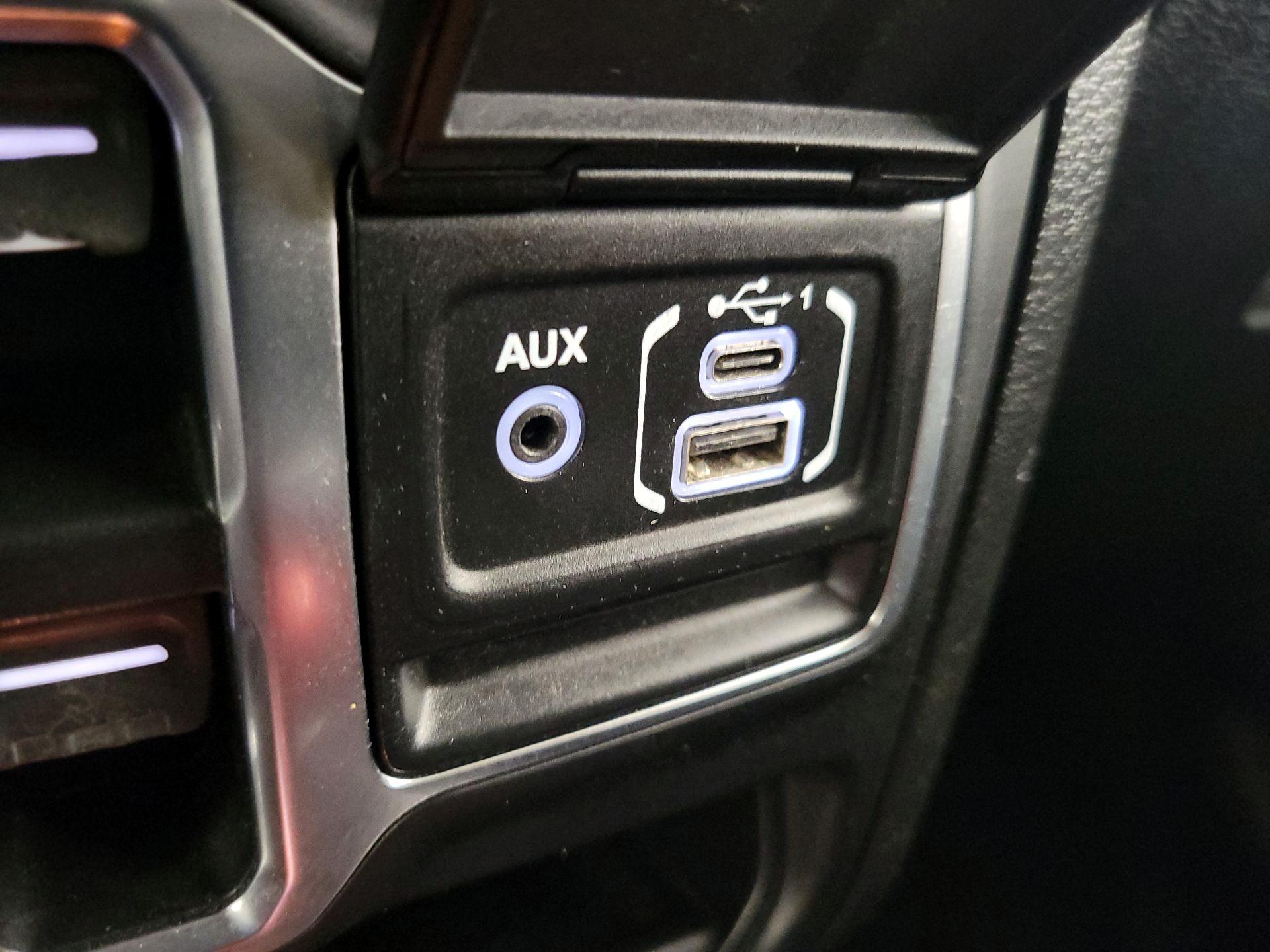 Thumbnail: 2020 Jeep Wrangler - 18