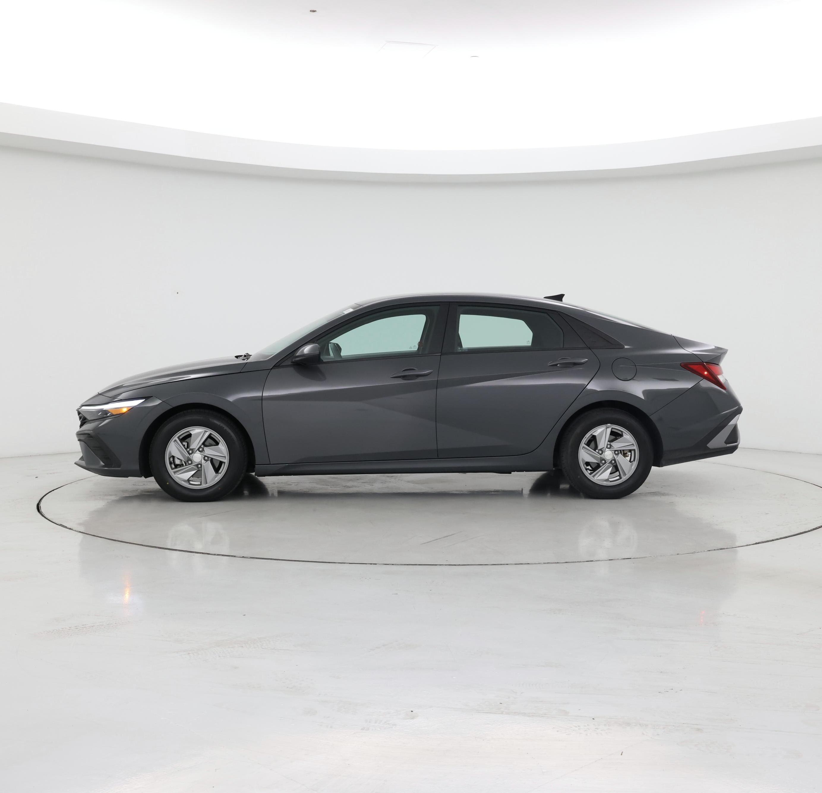 Thumbnail: 2024 Hyundai Elantra - 3