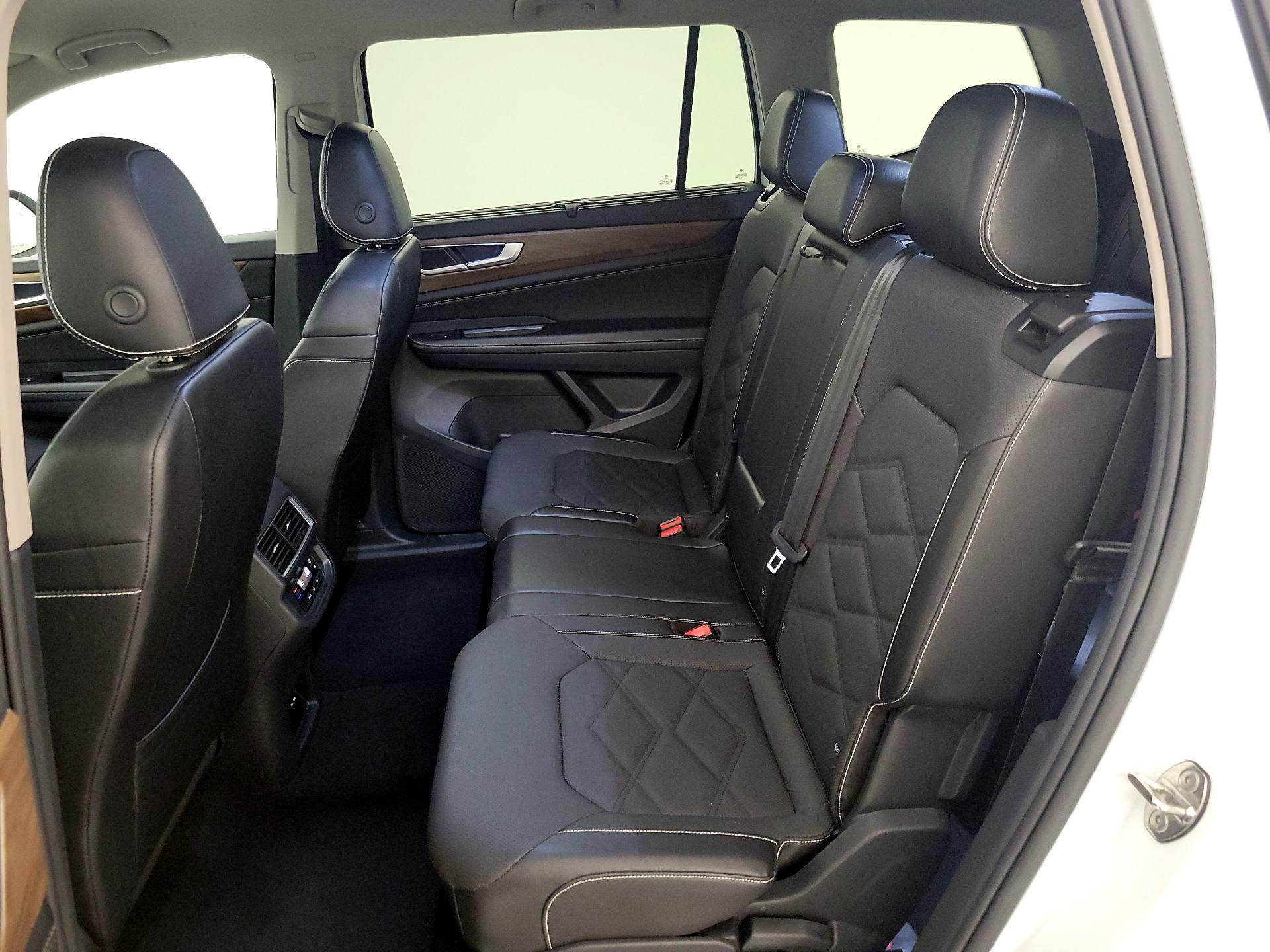 Thumbnail: 2024 Volkswagen Atlas - 19