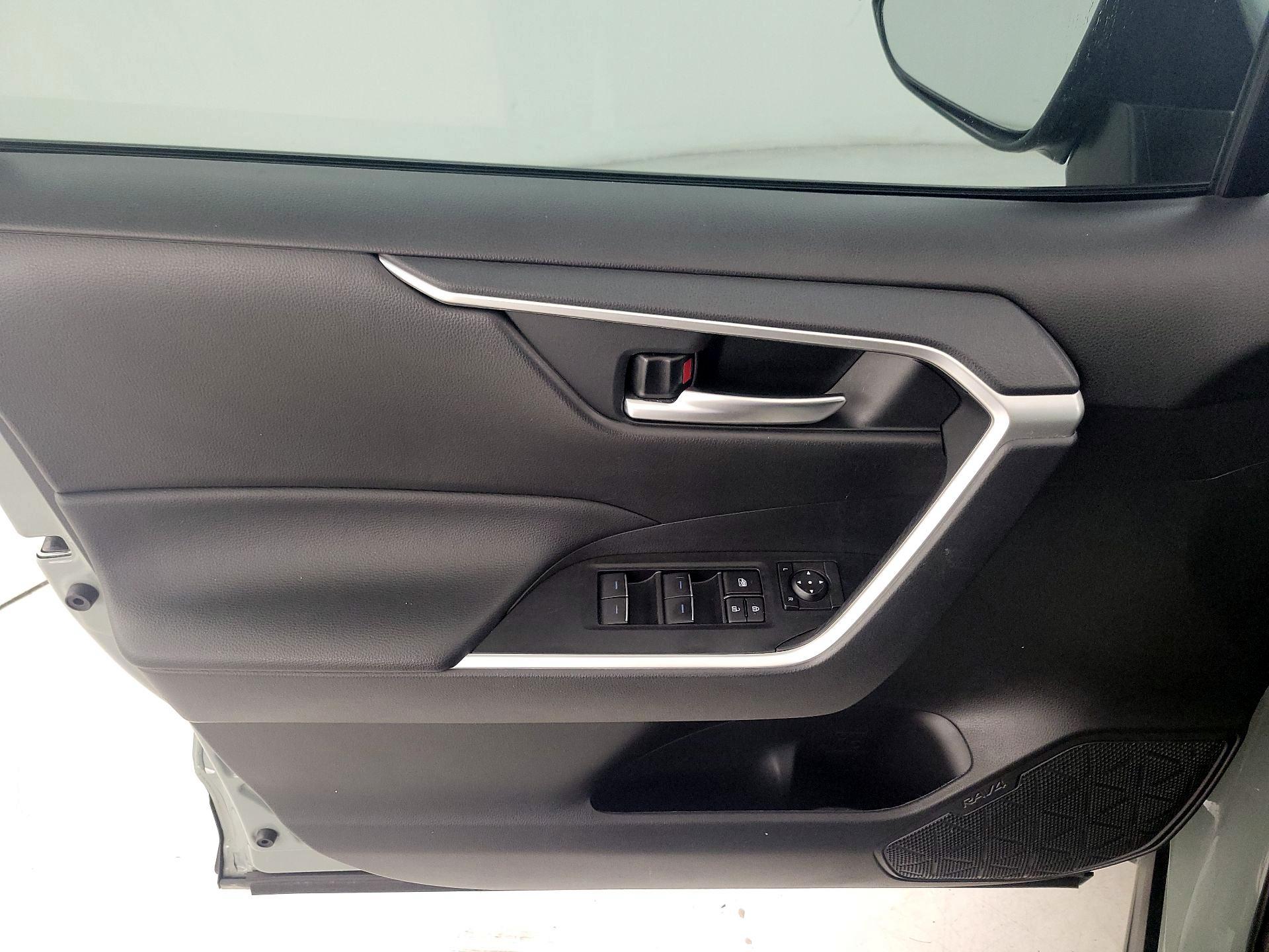 Thumbnail: 2023 Toyota RAV4 - 12