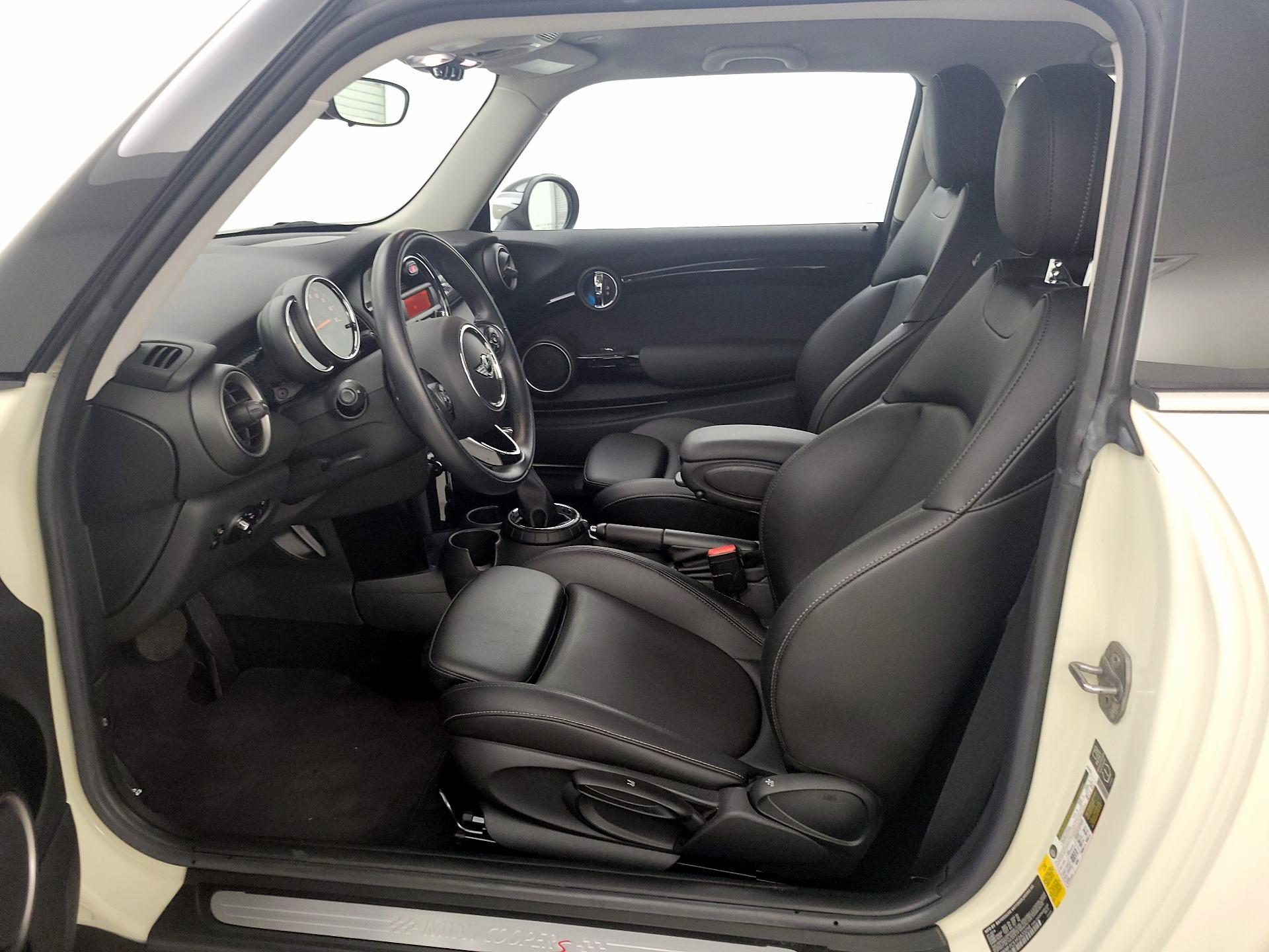 Thumbnail: 2015 MINI Cooper Hardtop - 11