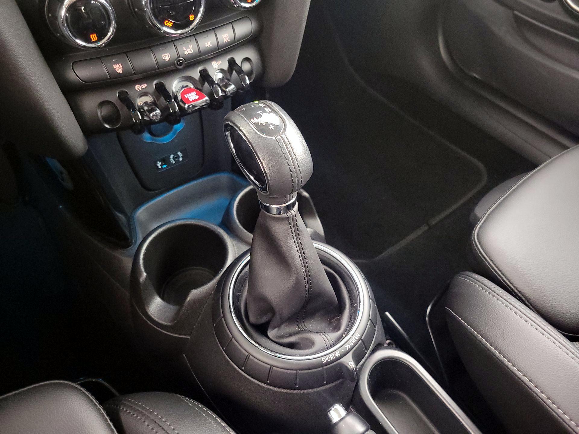 Thumbnail: 2015 MINI Cooper Hardtop - 16