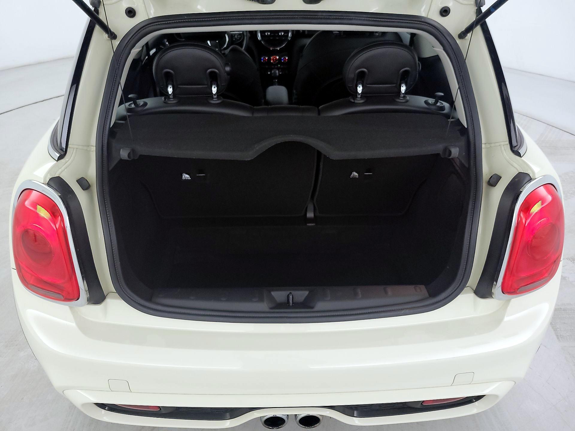 Thumbnail: 2015 MINI Cooper Hardtop - 19