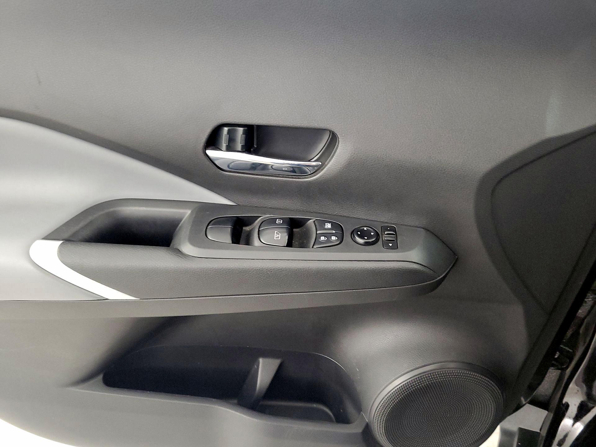 Thumbnail: 2021 Nissan Kicks - 12