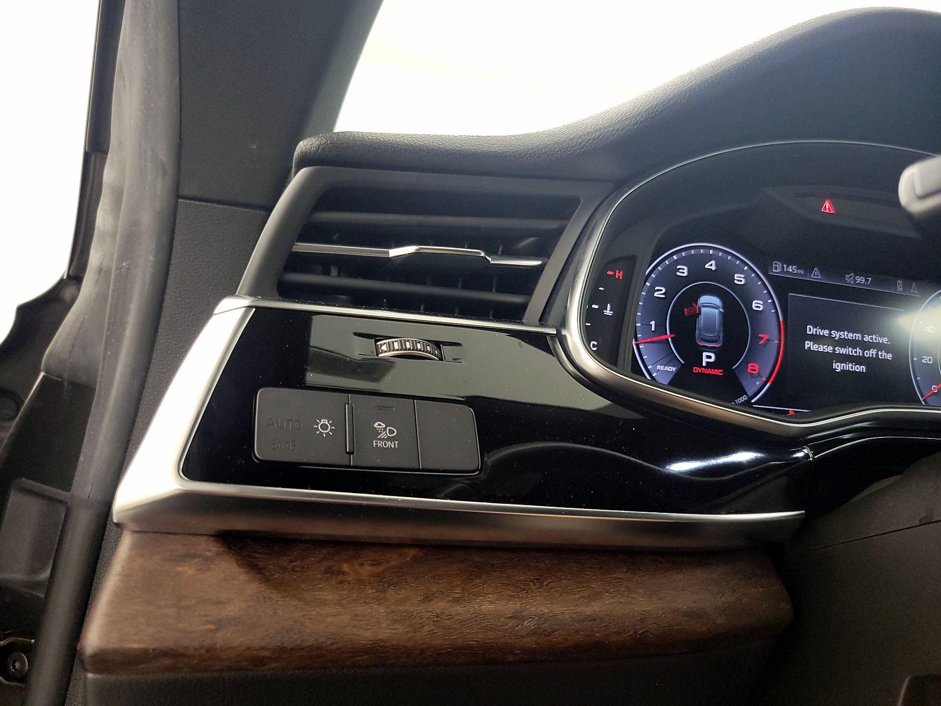 Thumbnail: 2020 Audi Q8 - 13