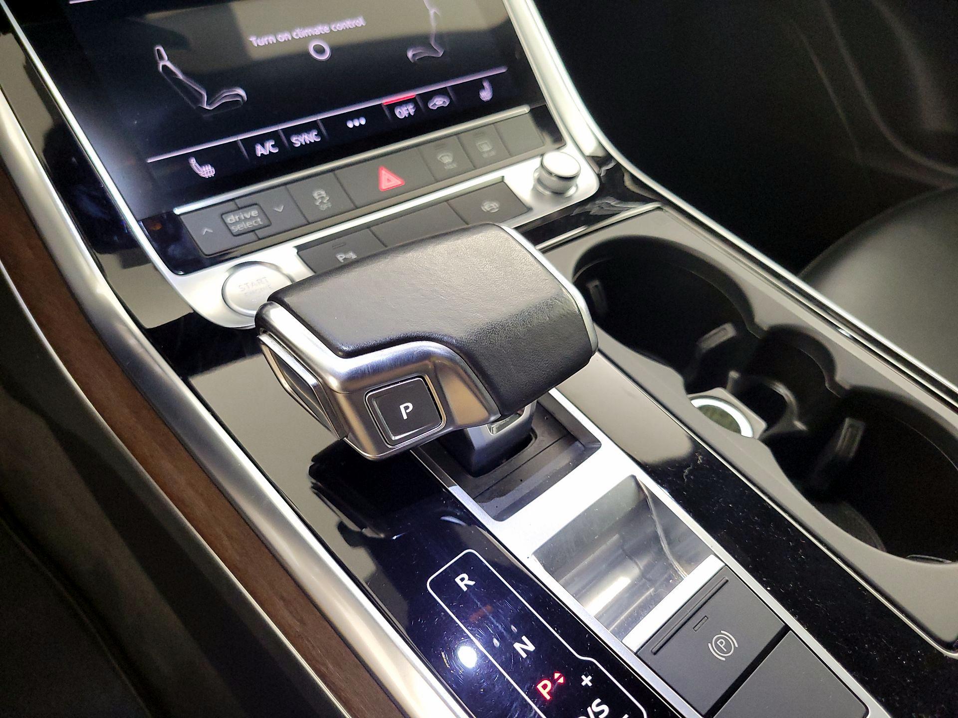 Thumbnail: 2020 Audi Q8 - 18