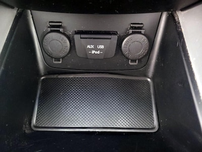 USB/AUX Ports