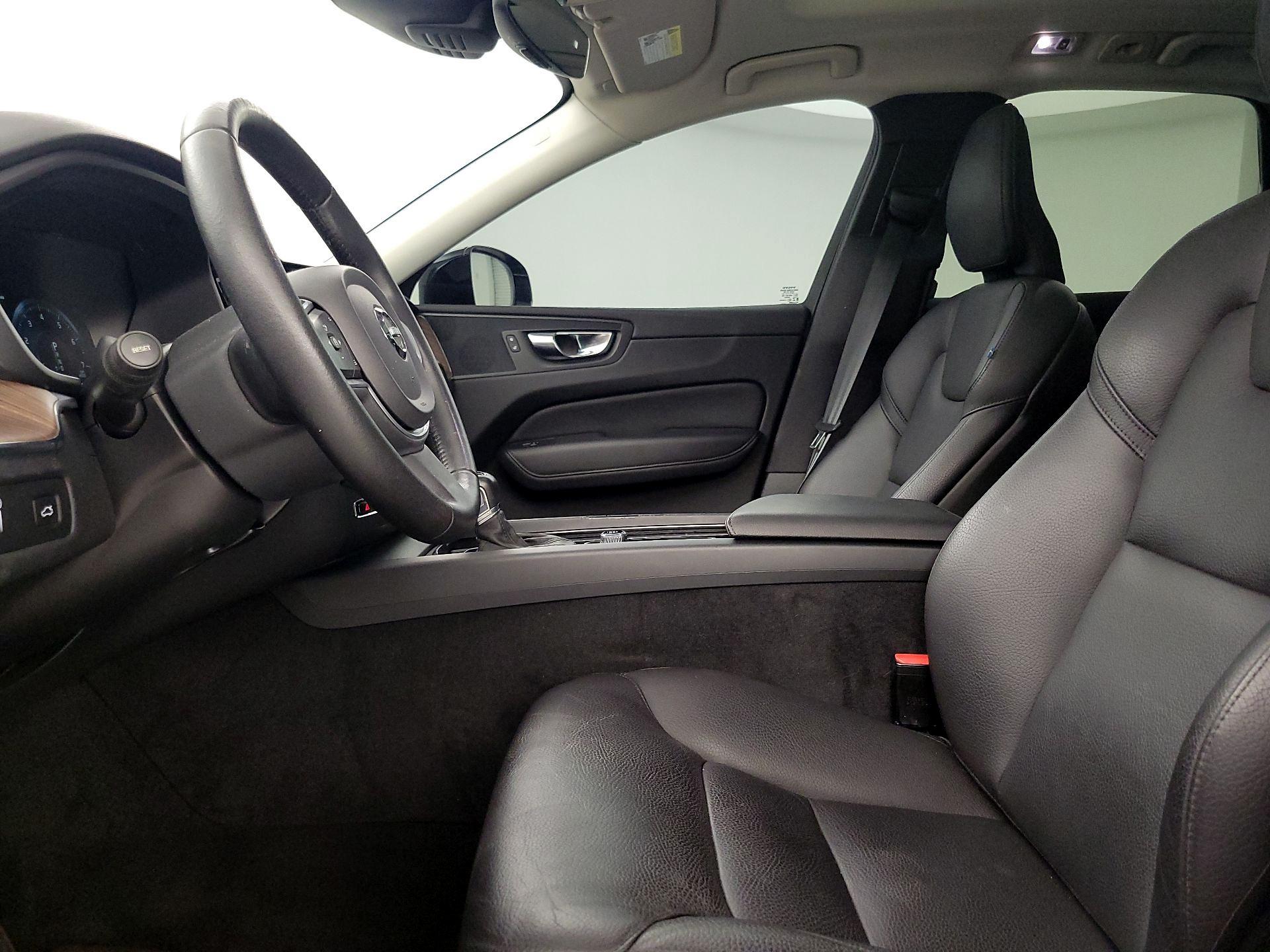 Thumbnail: 2021 Volvo XC60 - 11