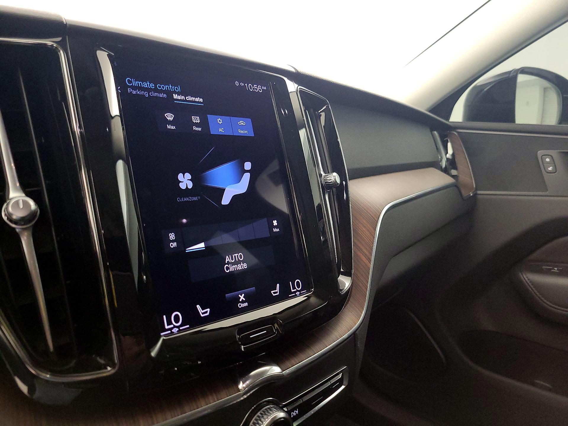 Thumbnail: 2021 Volvo XC60 - 17