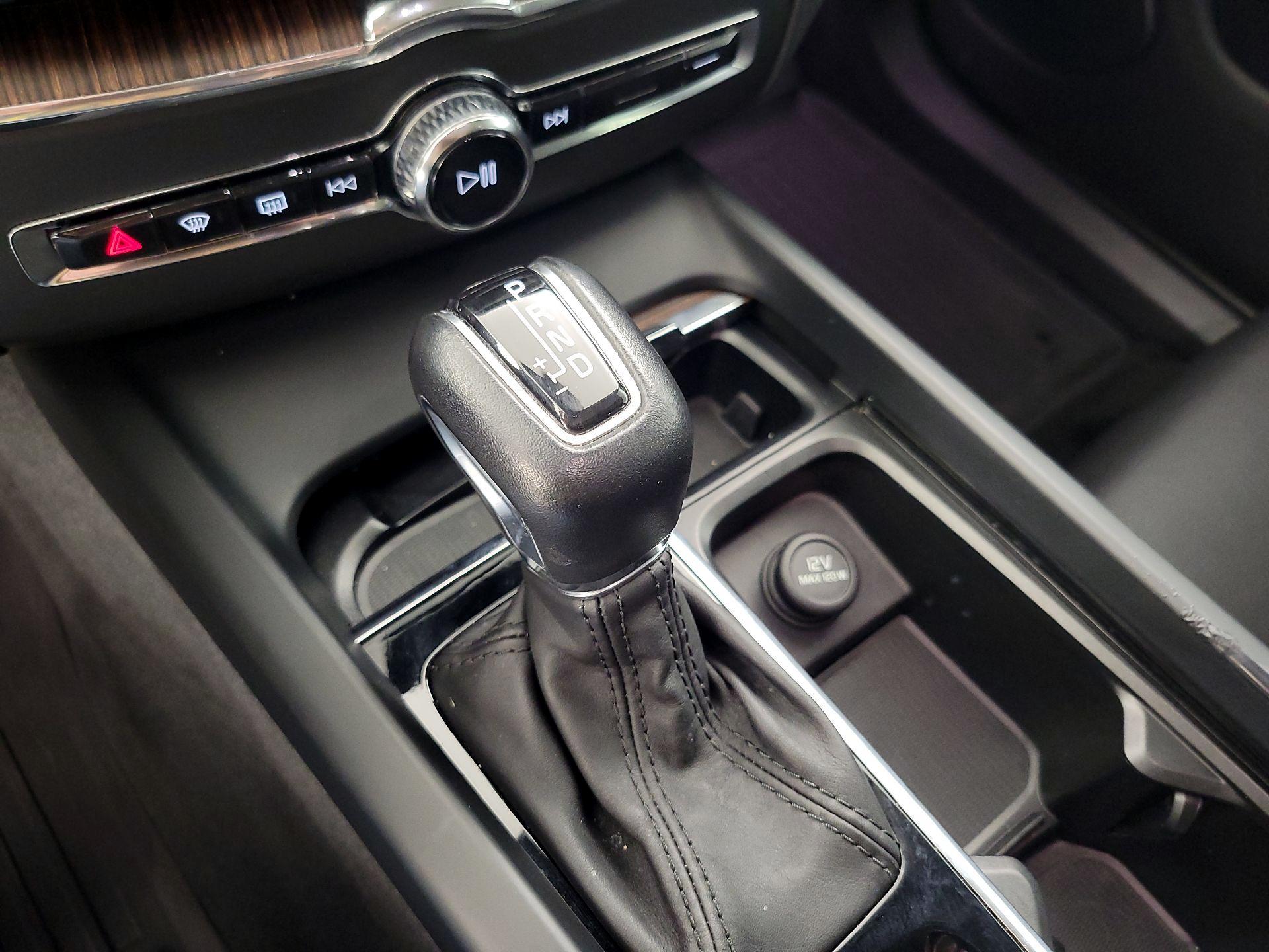 Thumbnail: 2021 Volvo XC60 - 18