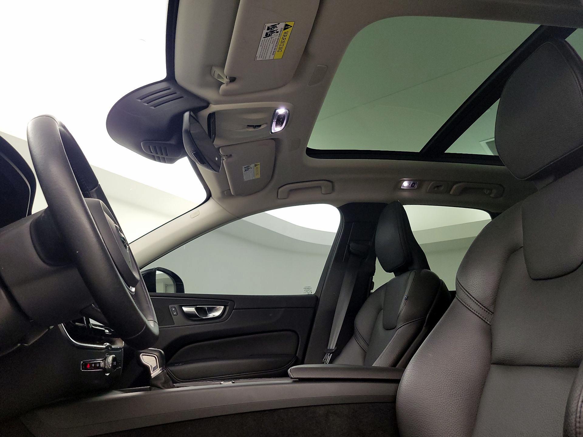 Thumbnail: 2021 Volvo XC60 - 20