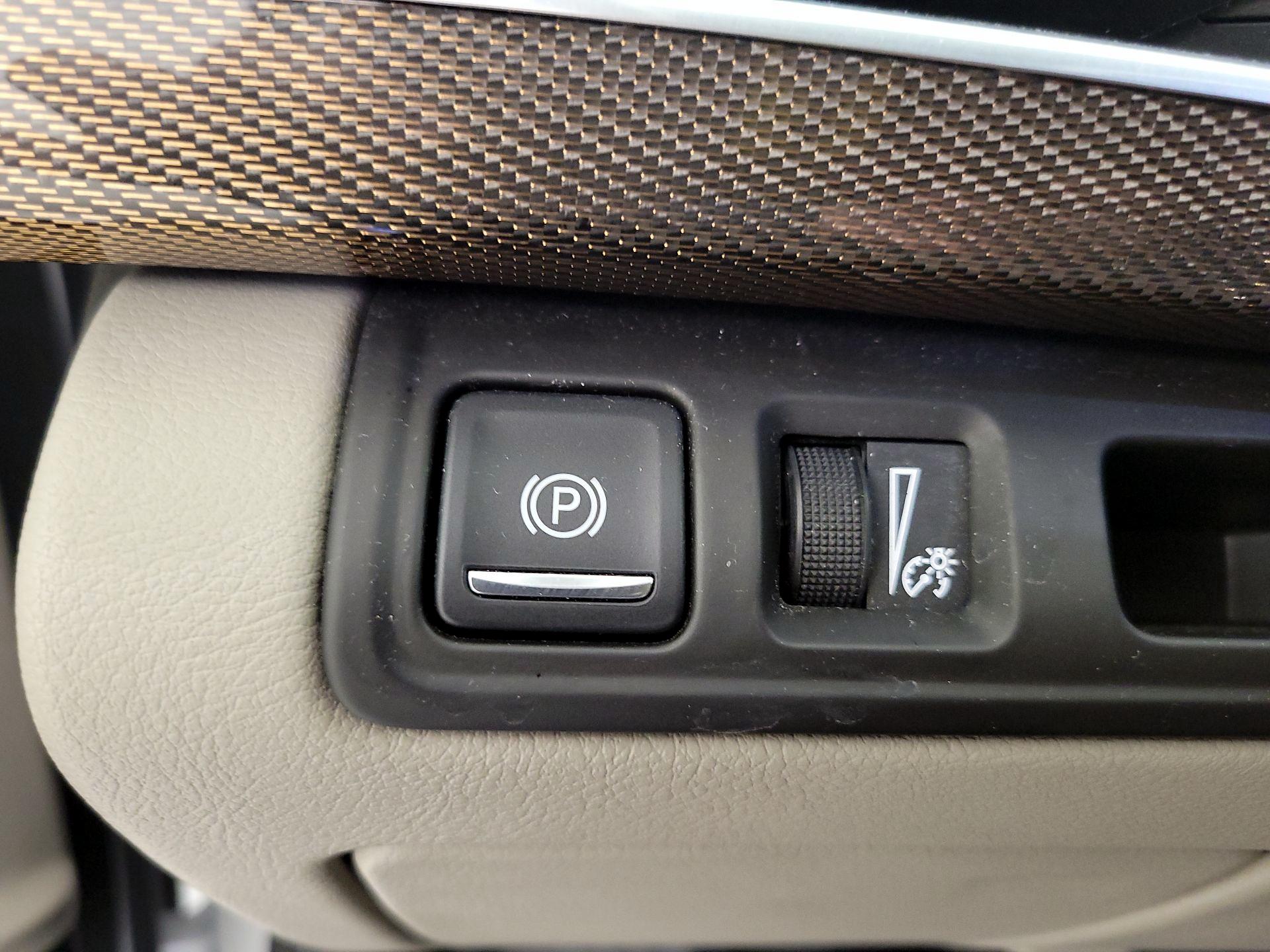 Thumbnail: 2017 Cadillac CT6 - 13