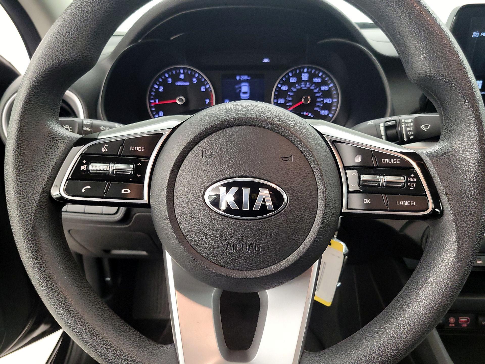 Thumbnail: 2020 Kia Forte - 10