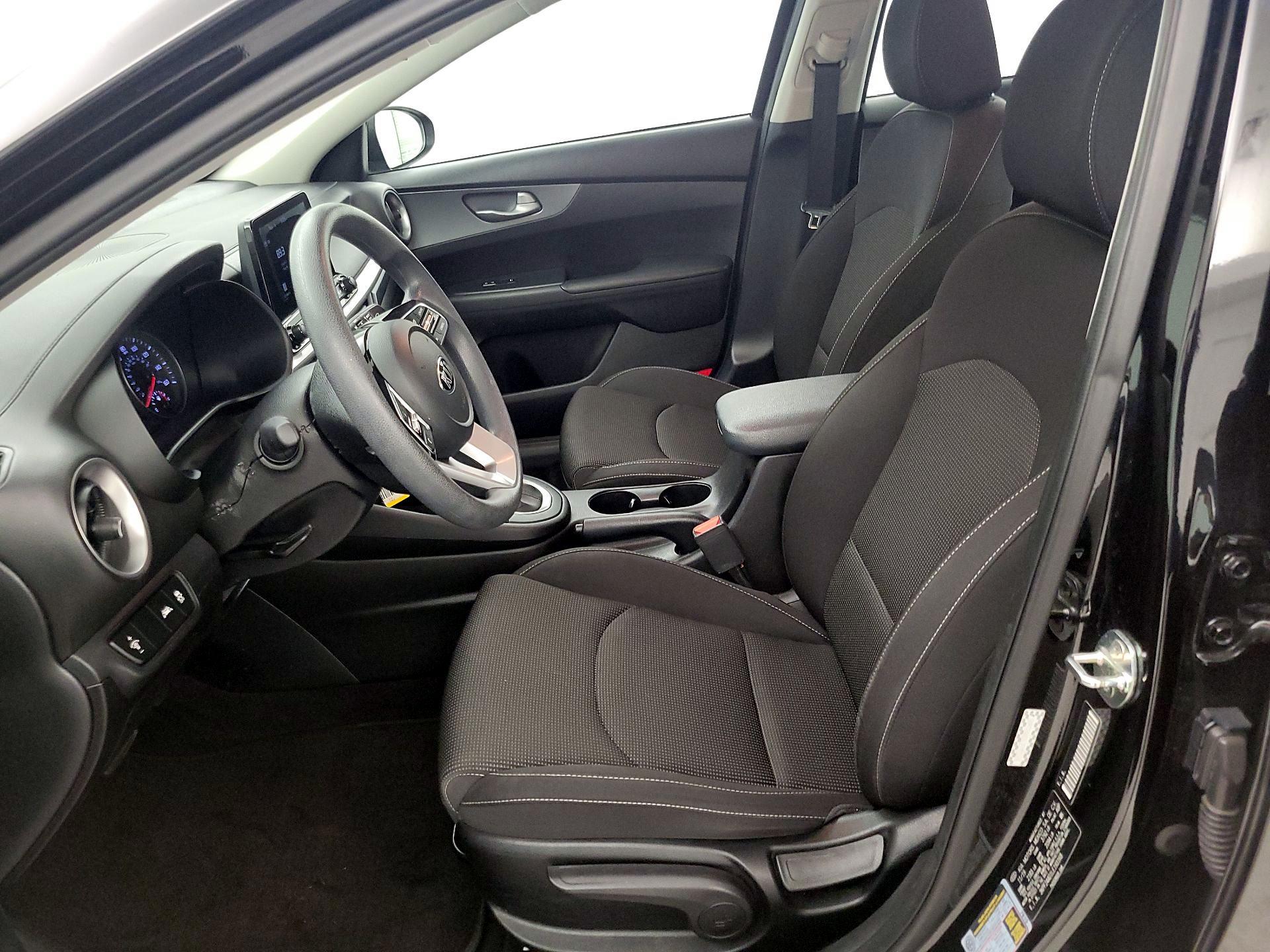 Thumbnail: 2020 Kia Forte - 11