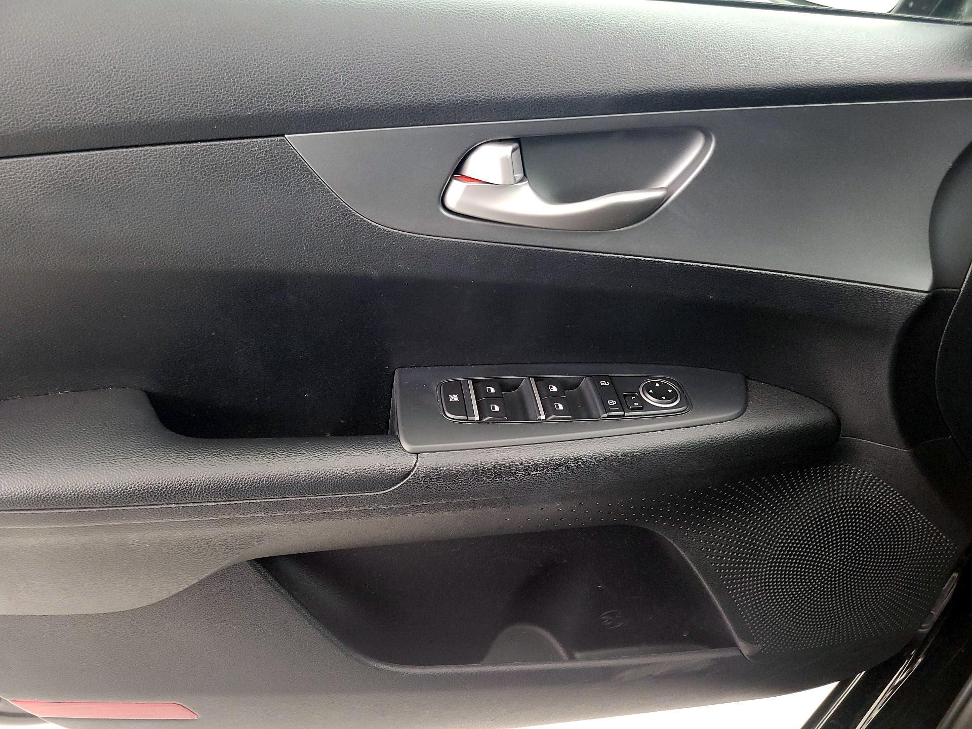 Thumbnail: 2020 Kia Forte - 12