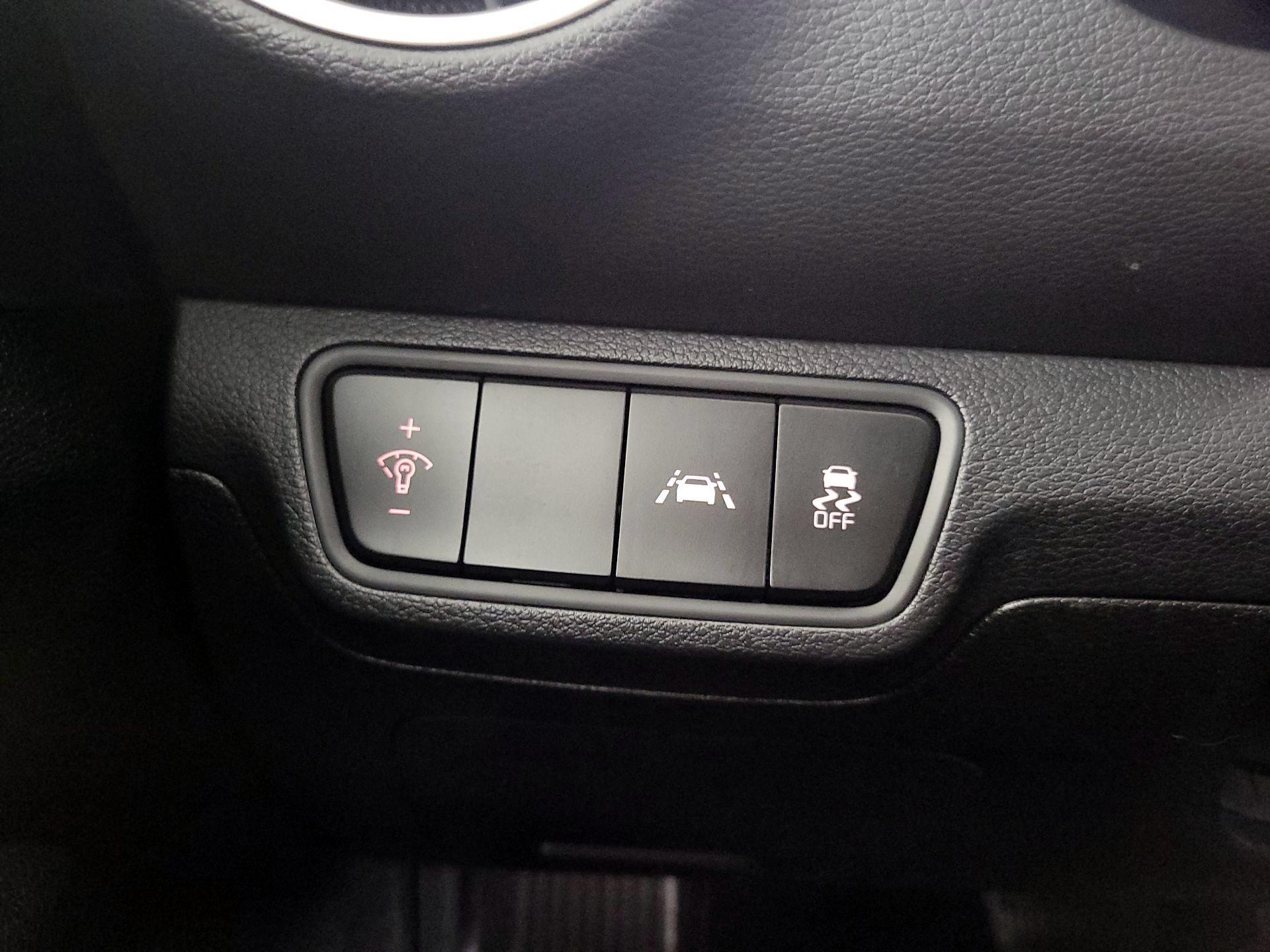 Thumbnail: 2020 Kia Forte - 13