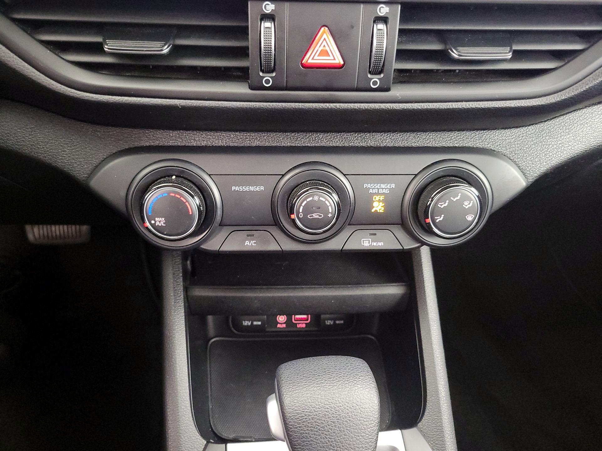 Thumbnail: 2020 Kia Forte - 16