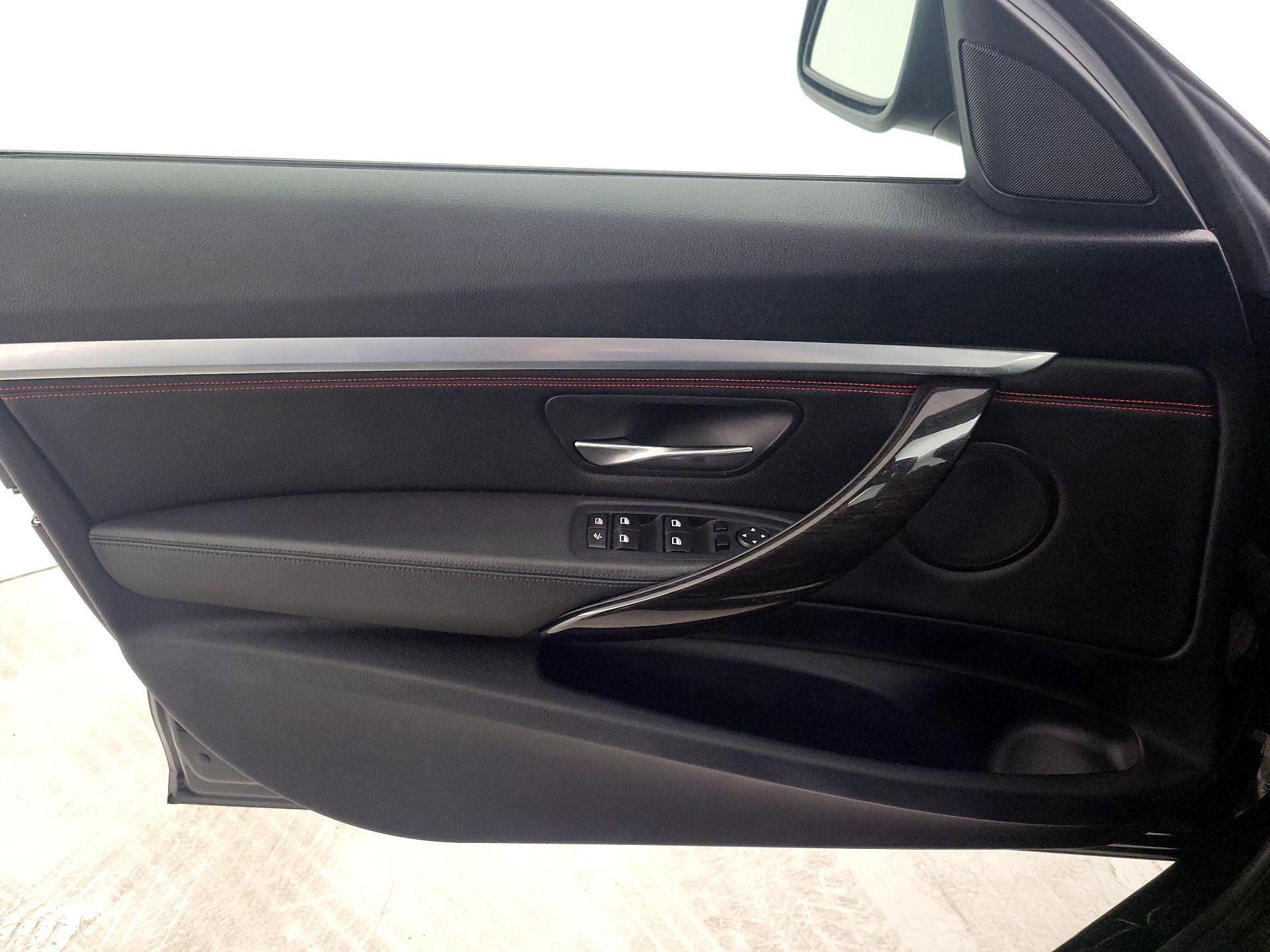 Thumbnail: 2015 BMW 3 Series - 12