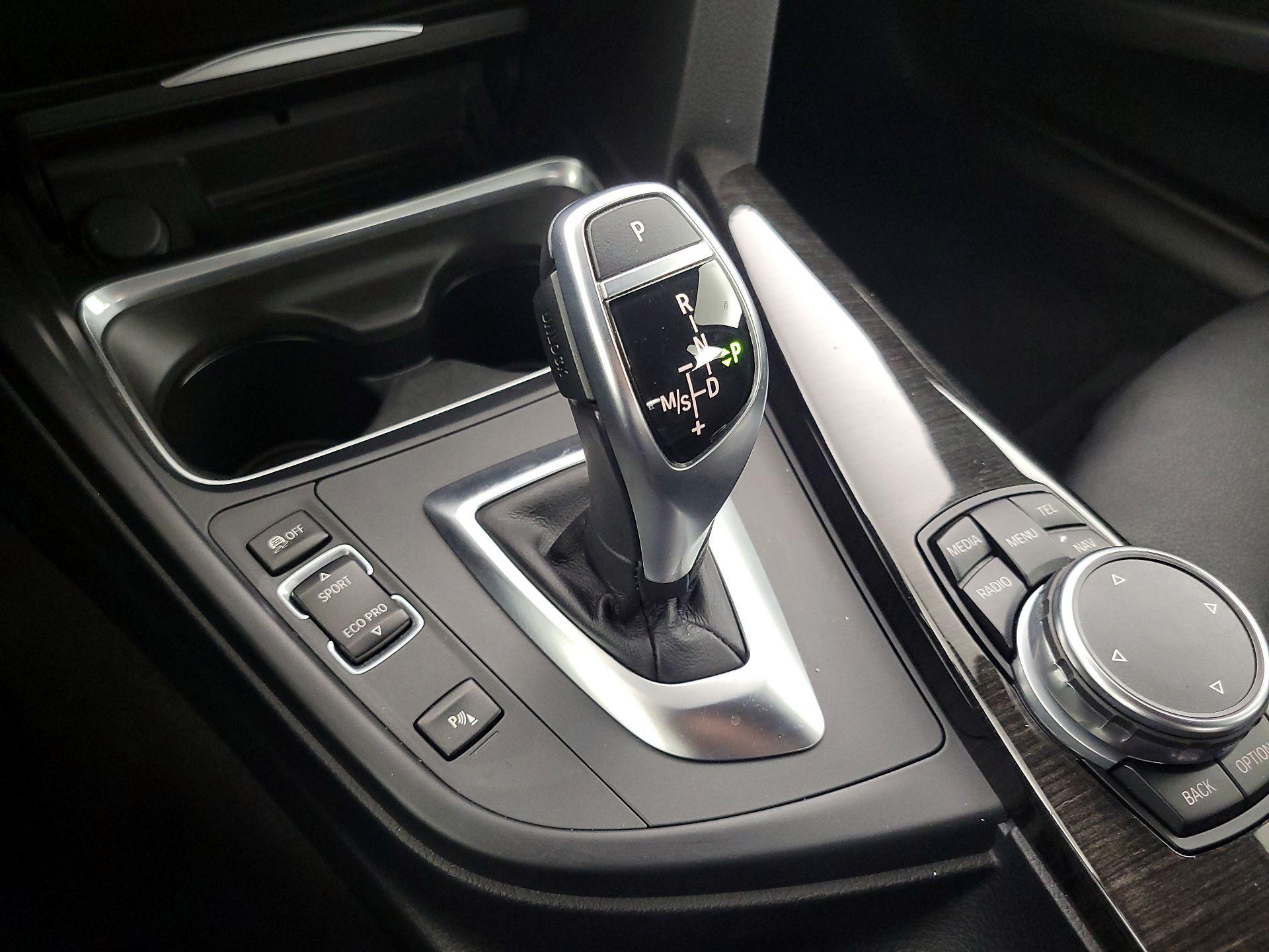 Thumbnail: 2015 BMW 3 Series - 18