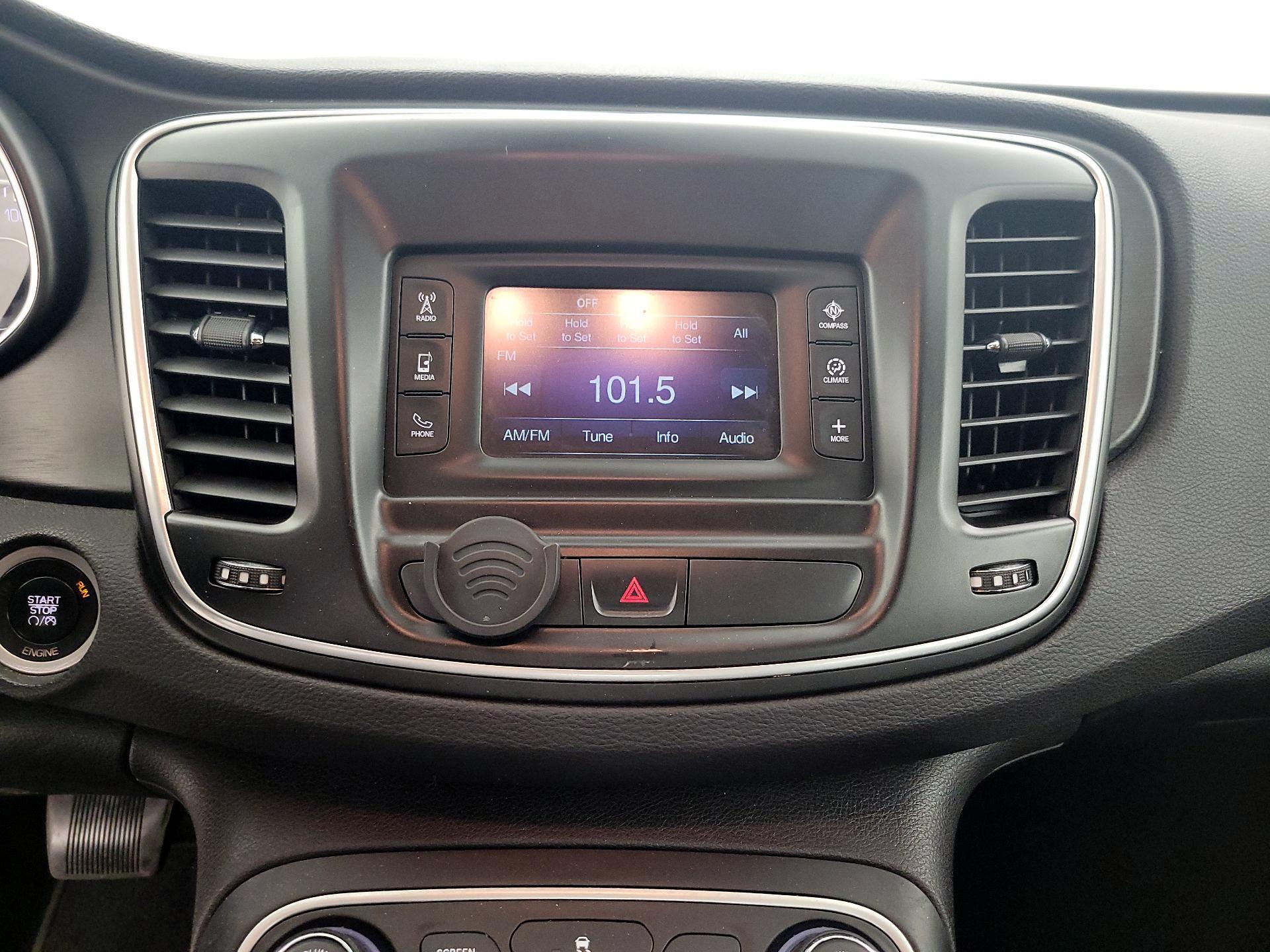 Thumbnail: 2015 Chrysler 200 - 14