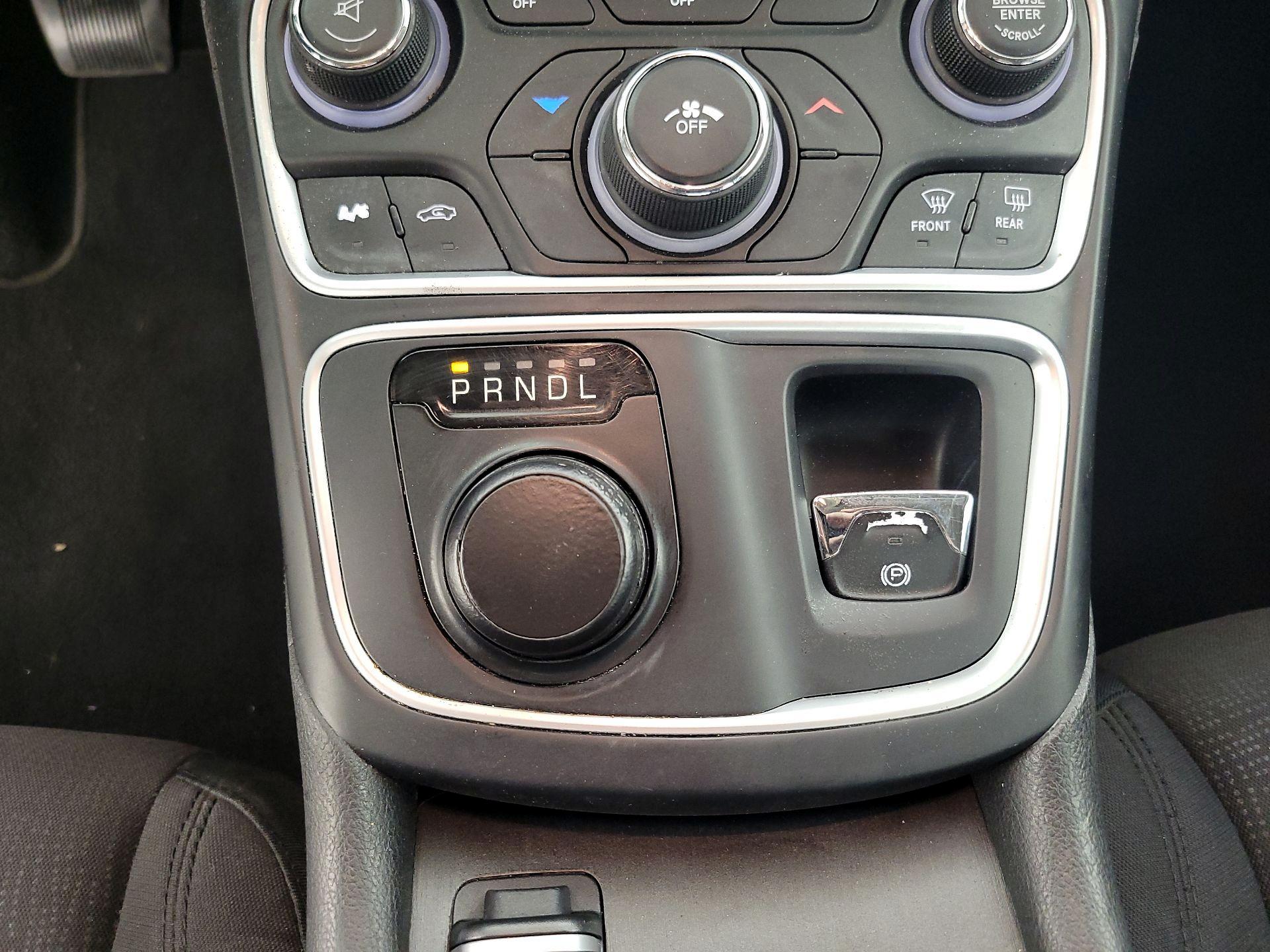 Thumbnail: 2015 Chrysler 200 - 16