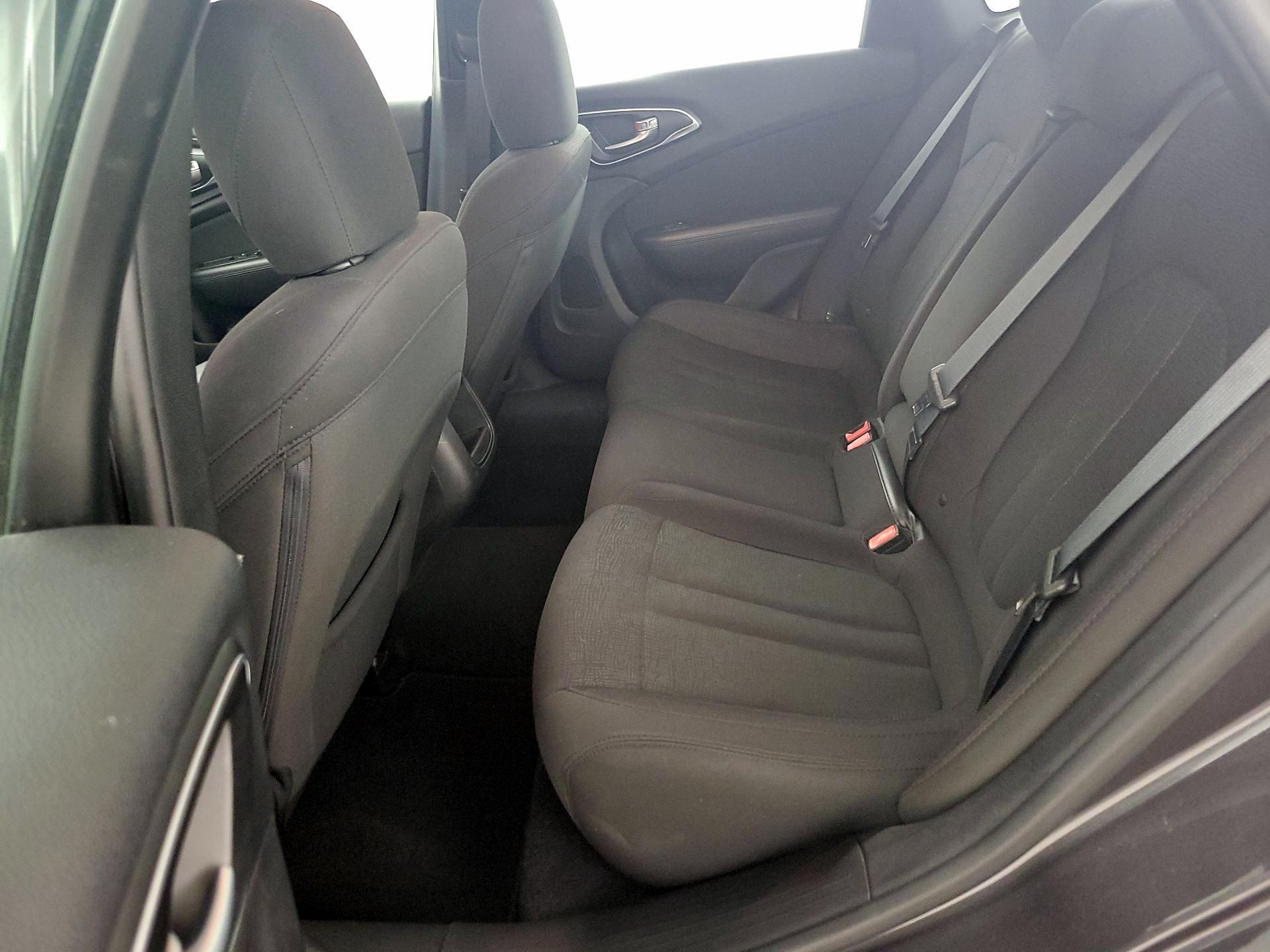 Thumbnail: 2015 Chrysler 200 - 17