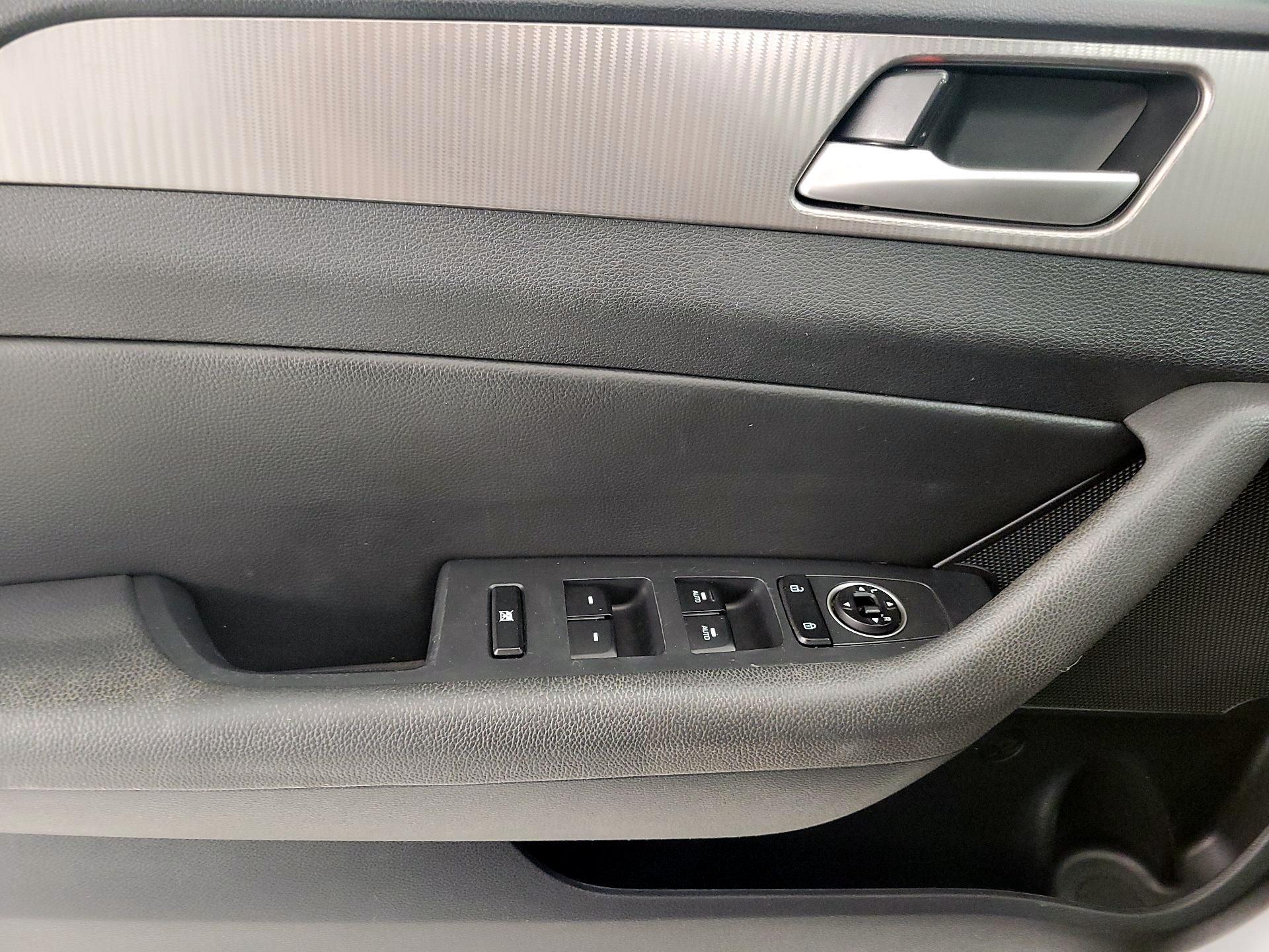 Thumbnail: 2018 Hyundai Sonata - 12