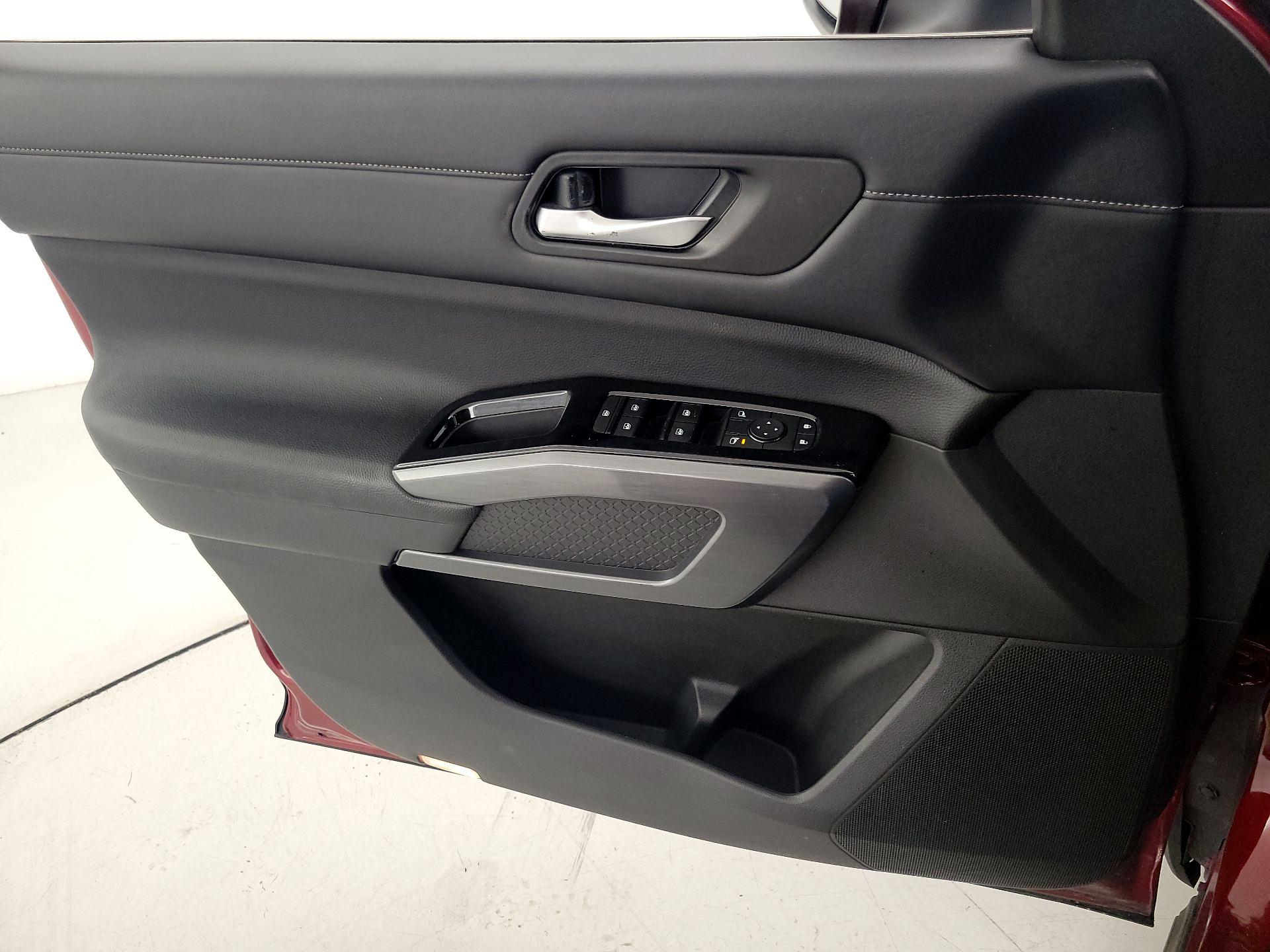 Thumbnail: 2022 Nissan Pathfinder - 12