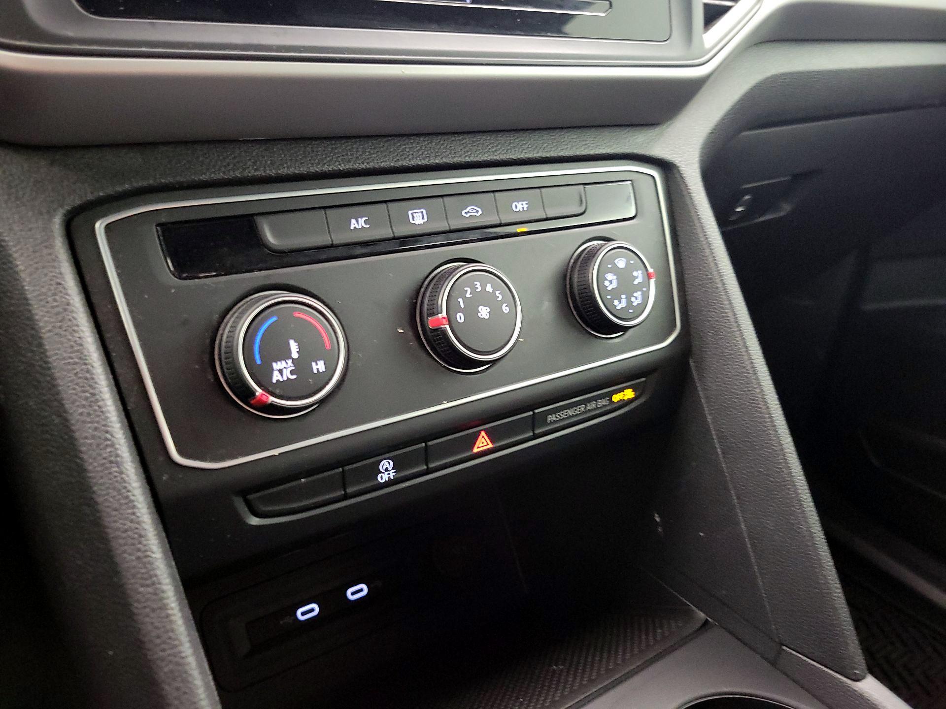 Thumbnail: 2021 Volkswagen Atlas - 16