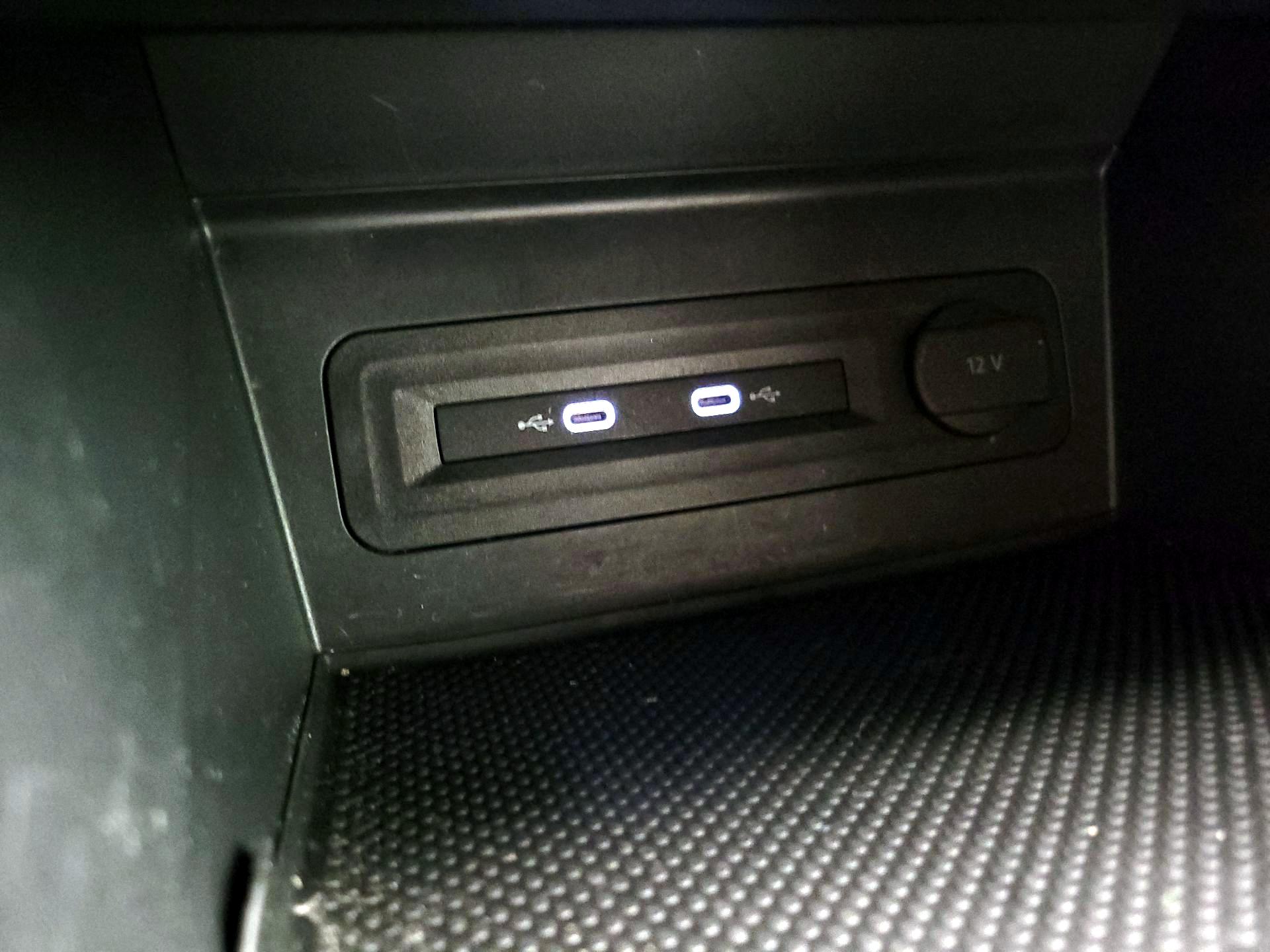 Thumbnail: 2021 Volkswagen Atlas - 18