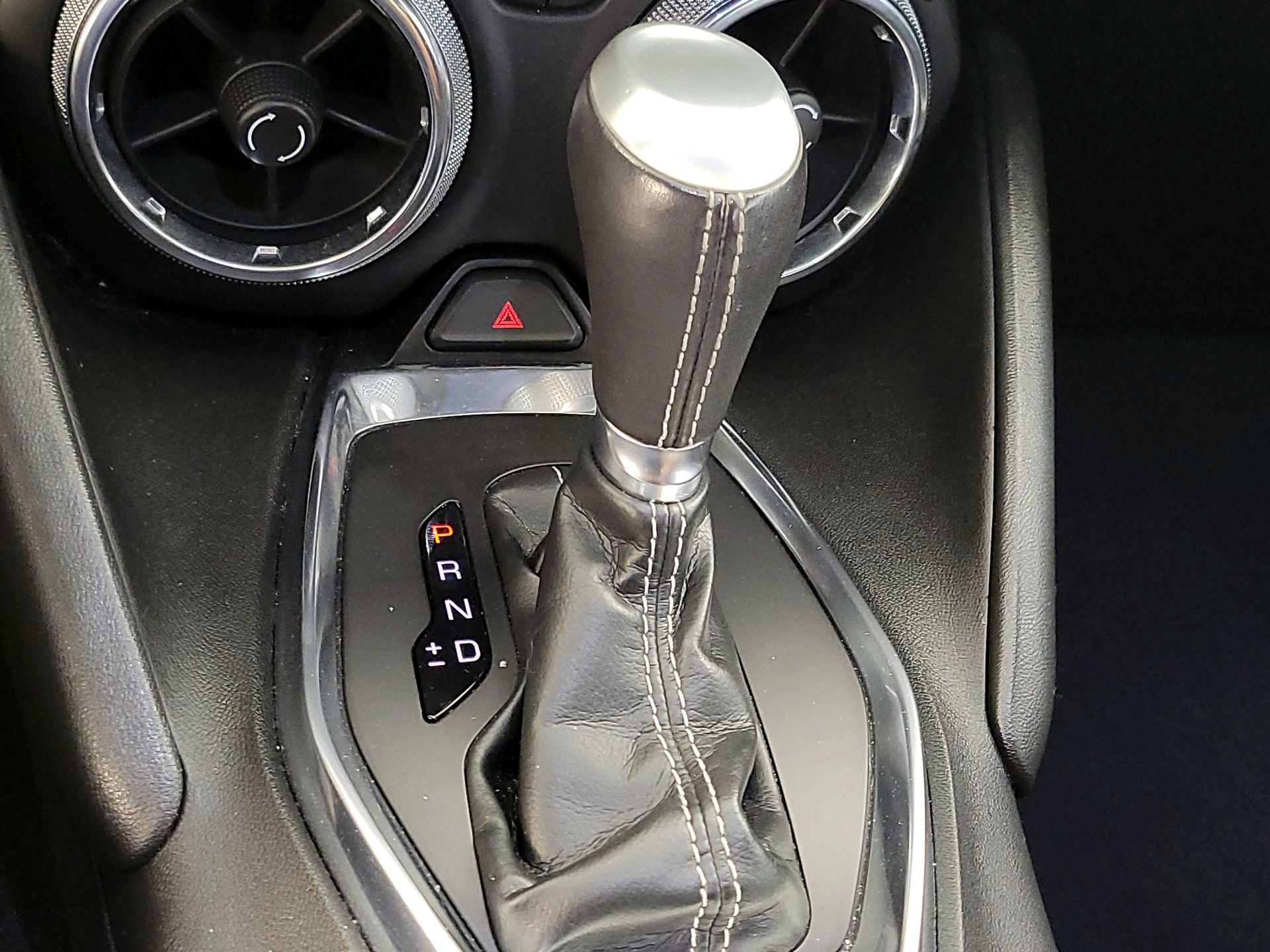 Thumbnail: 2019 Chevrolet Camaro - 16