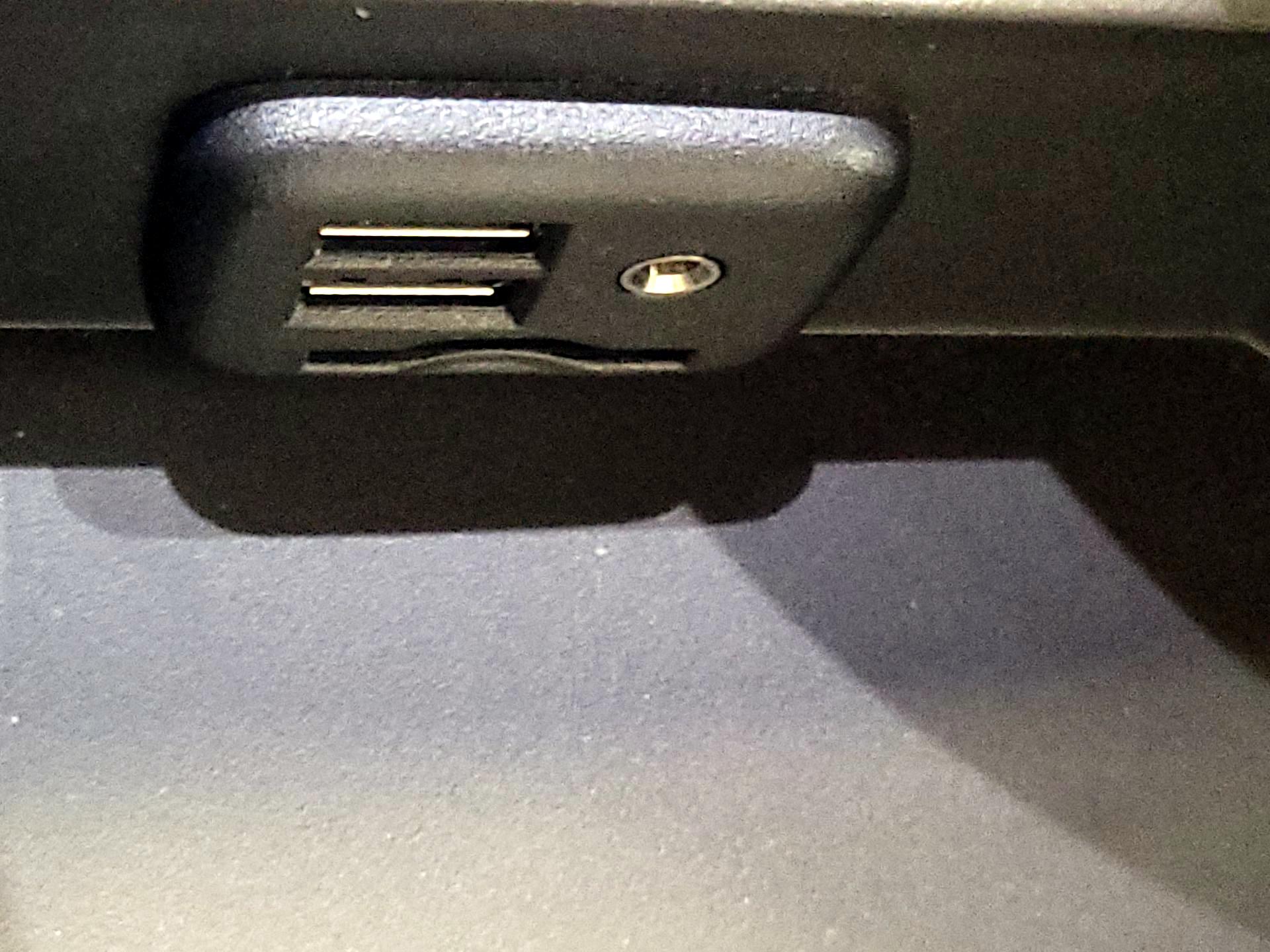 Thumbnail: 2019 Chevrolet Camaro - 17