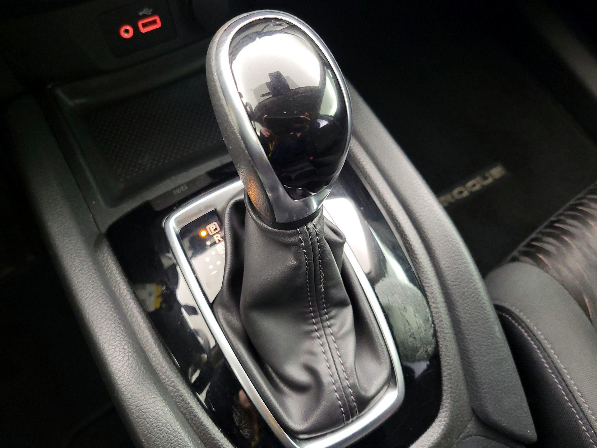 Thumbnail: 2019 Nissan Rogue - 17