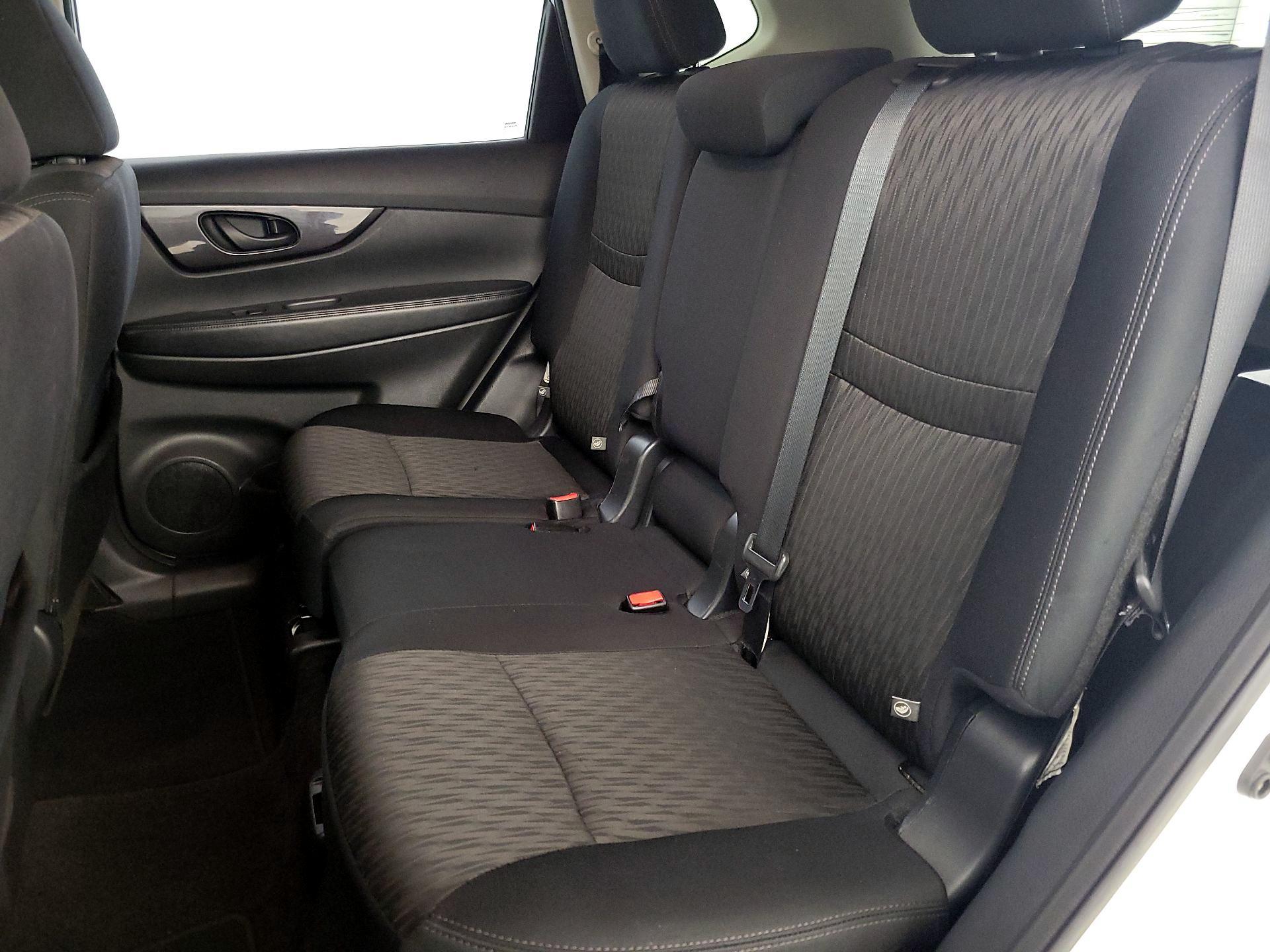 Thumbnail: 2019 Nissan Rogue - 19