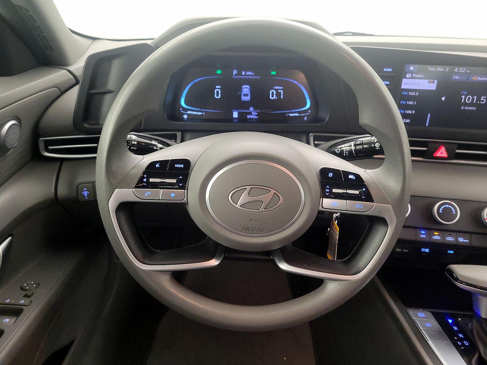 Thumbnail: 2024 Hyundai Elantra - 10