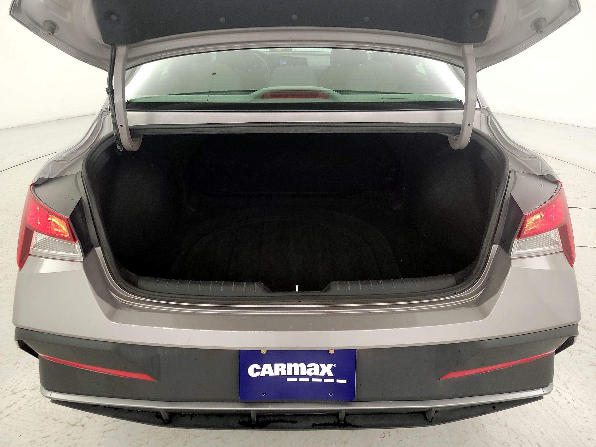 Thumbnail: 2024 Hyundai Elantra - 20