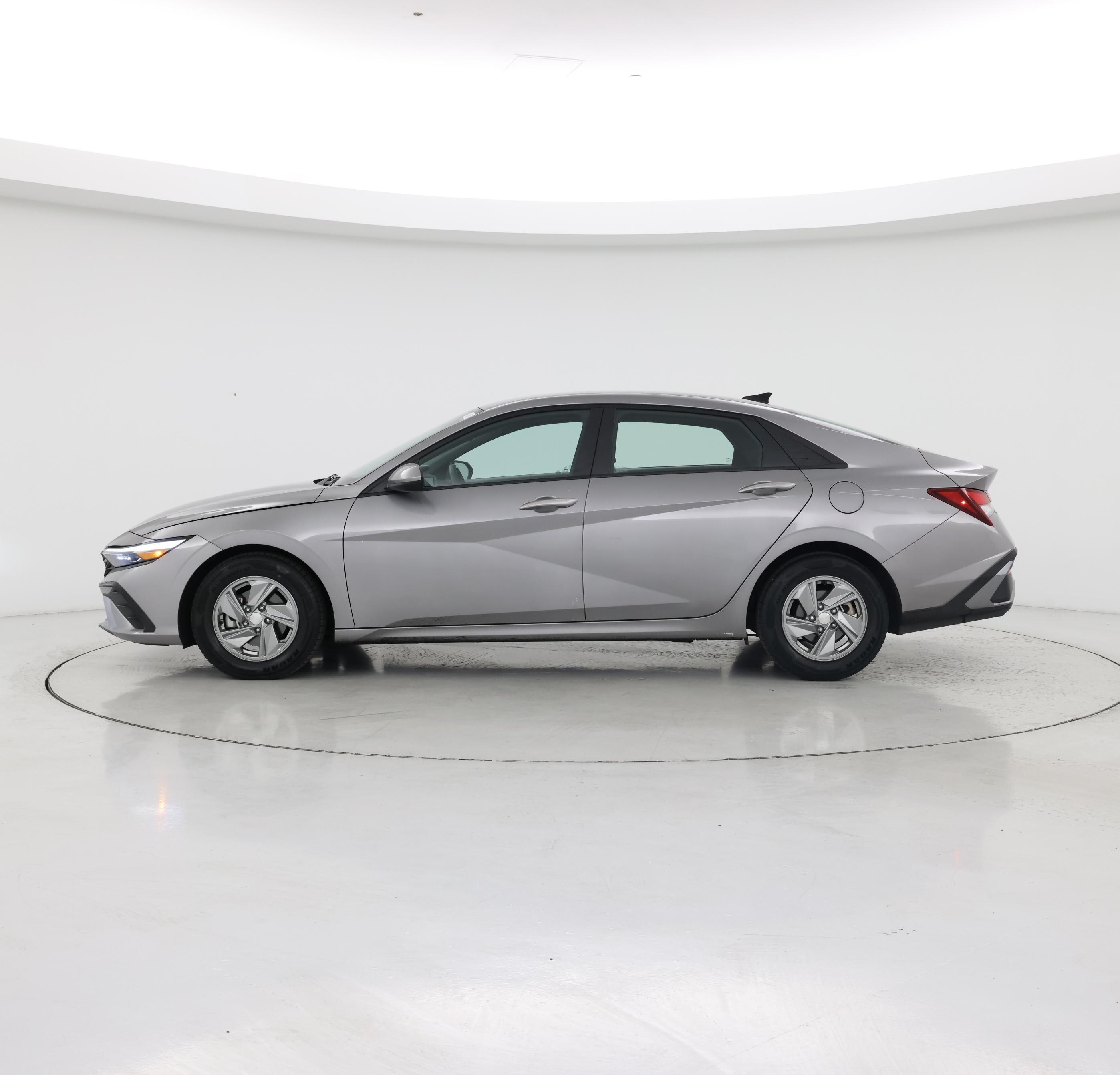 Thumbnail: 2024 Hyundai Elantra - 3