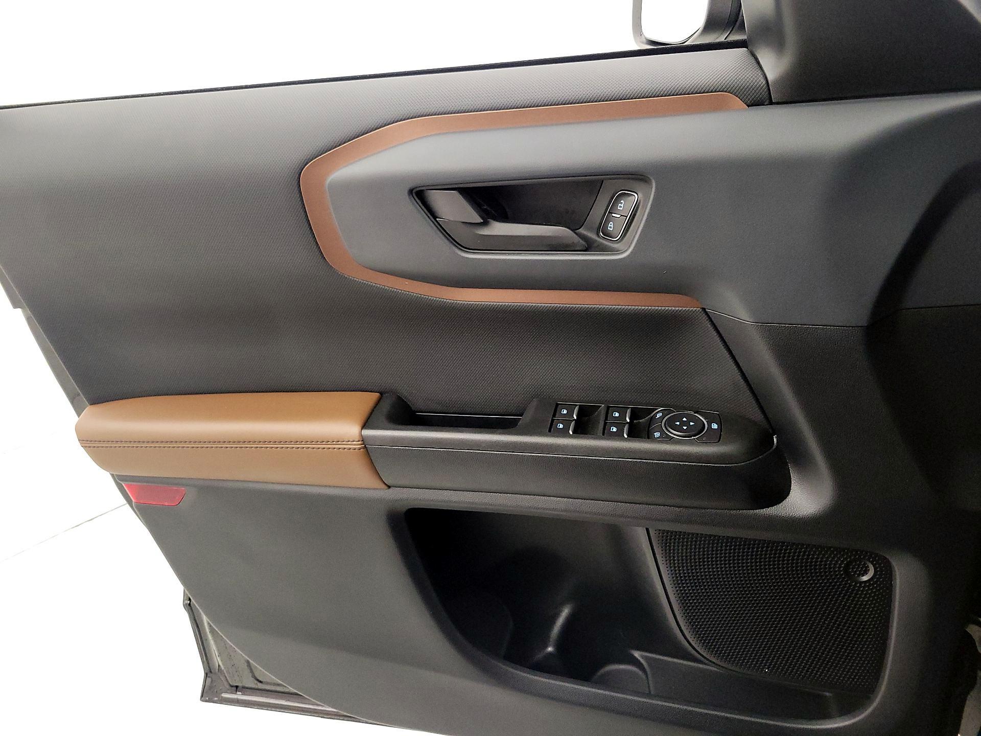 Thumbnail: 2022 Ford Bronco Sport - 12