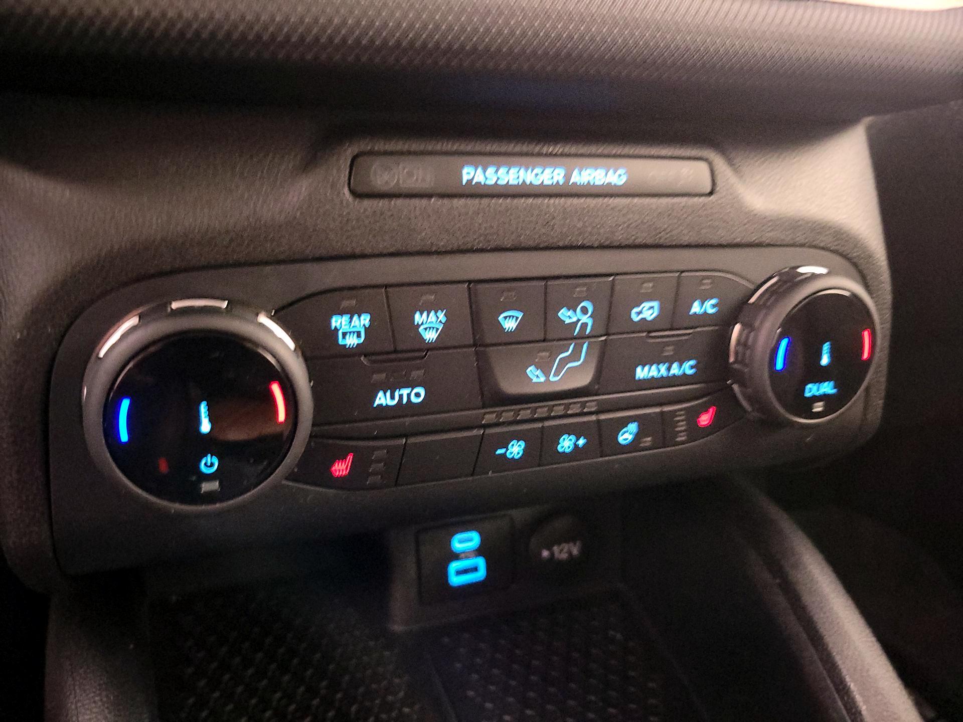 Thumbnail: 2022 Ford Bronco Sport - 16