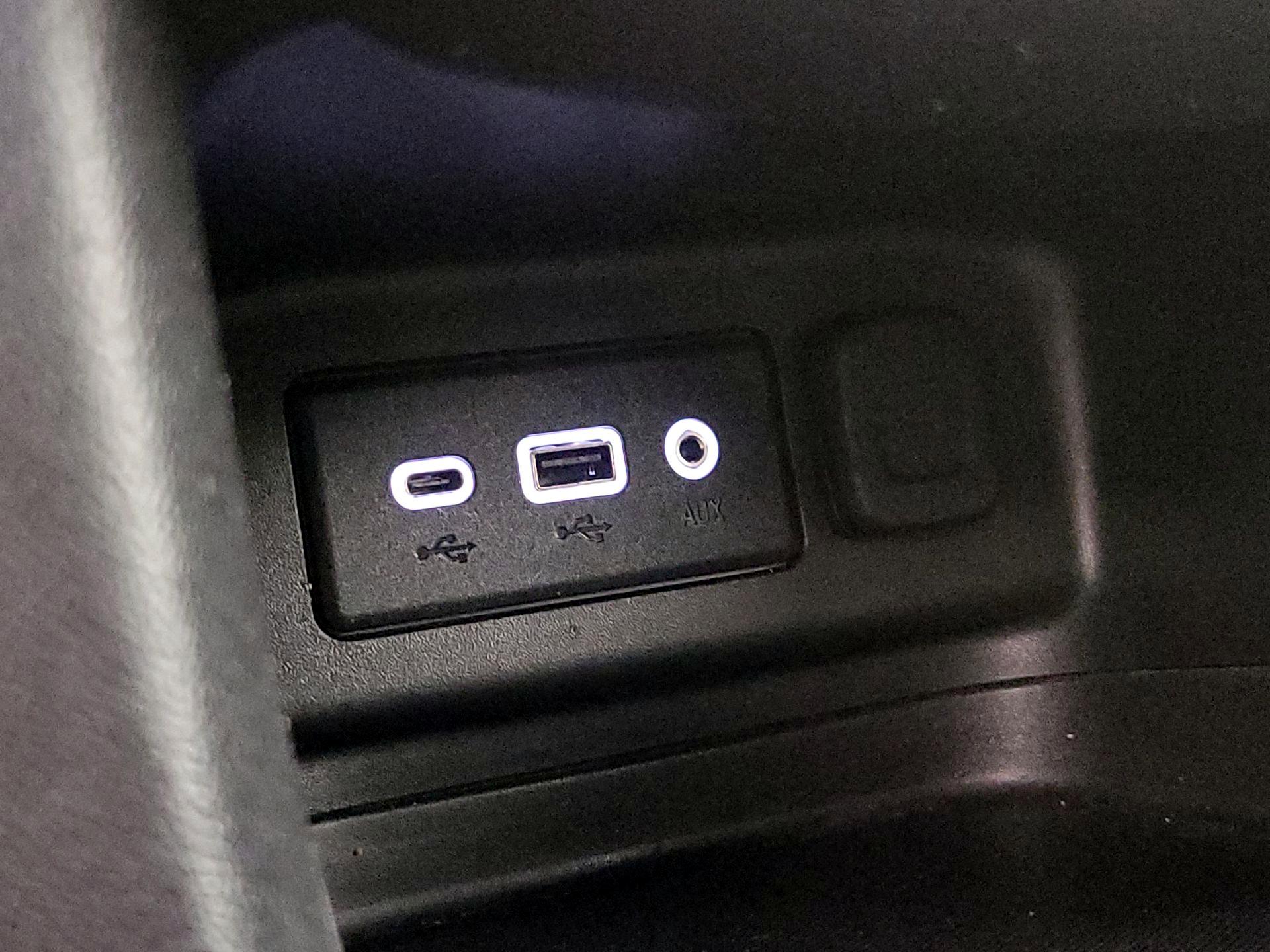 Thumbnail: 2023 Chevrolet Equinox - 18