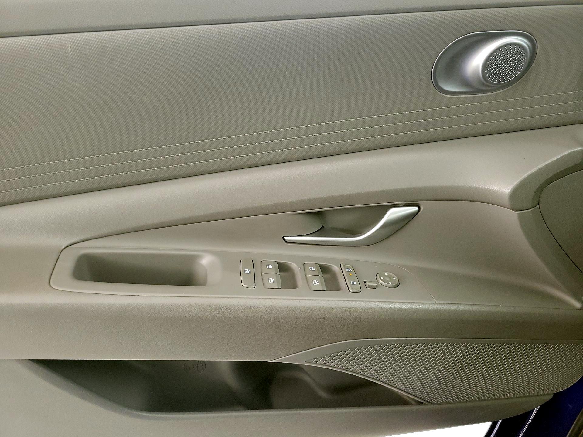 Thumbnail: 2024 Hyundai Elantra - 12