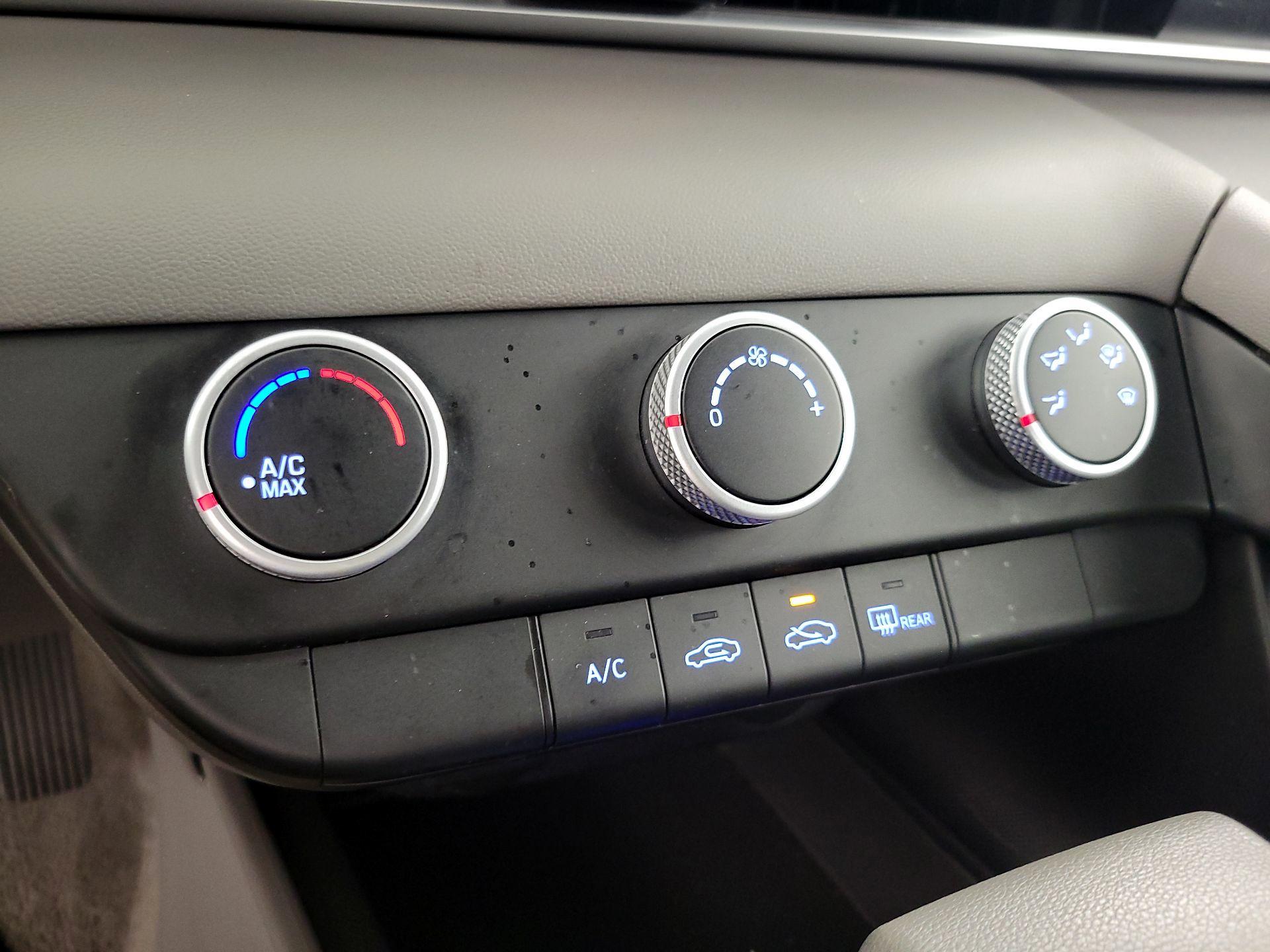 Thumbnail: 2024 Hyundai Elantra - 16